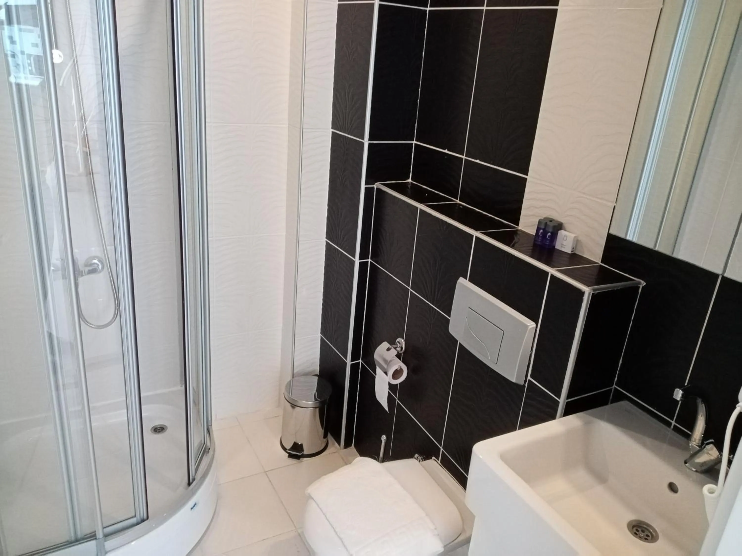 Bathroom in Alfa Apart Hotel