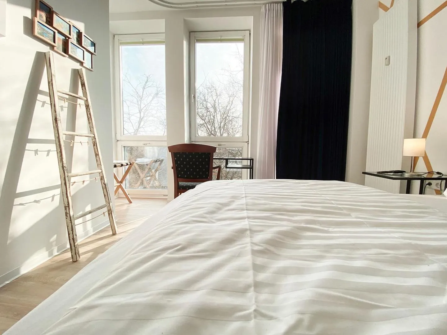 Photo of the whole room, Bed in Kangarooms - Schlachte Weserpromenade