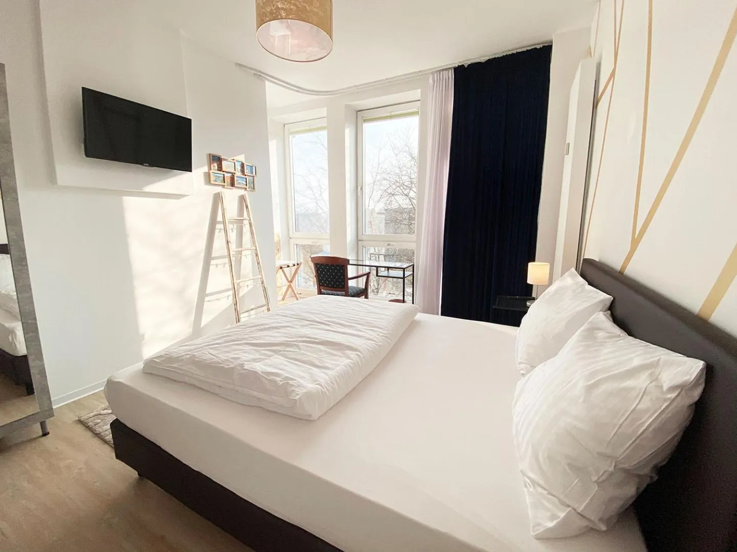 Photo of the whole room, Bed in Kangarooms - Schlachte Weserpromenade