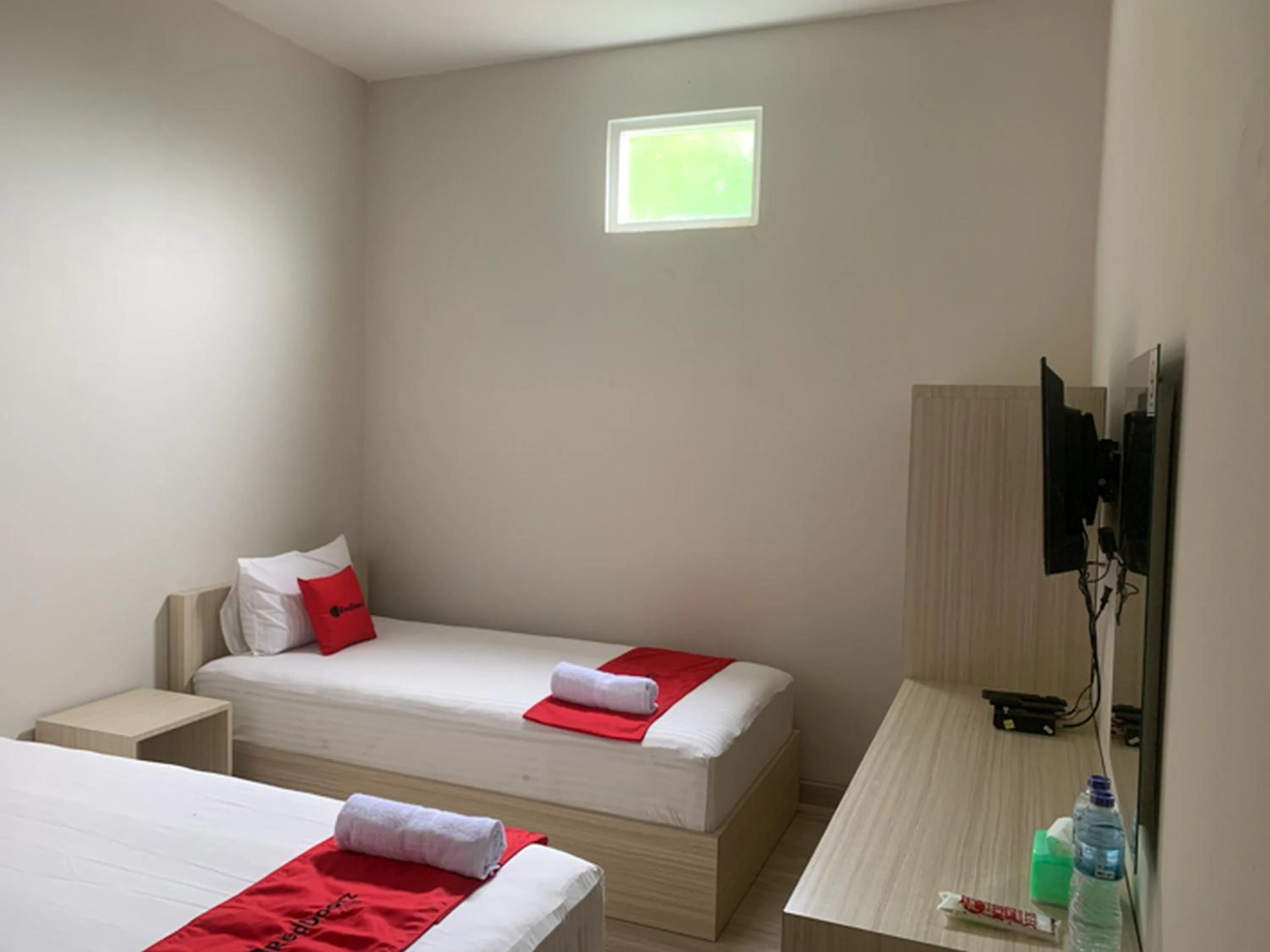 Bed in RedDoorz near Alun Alun Purbalingga