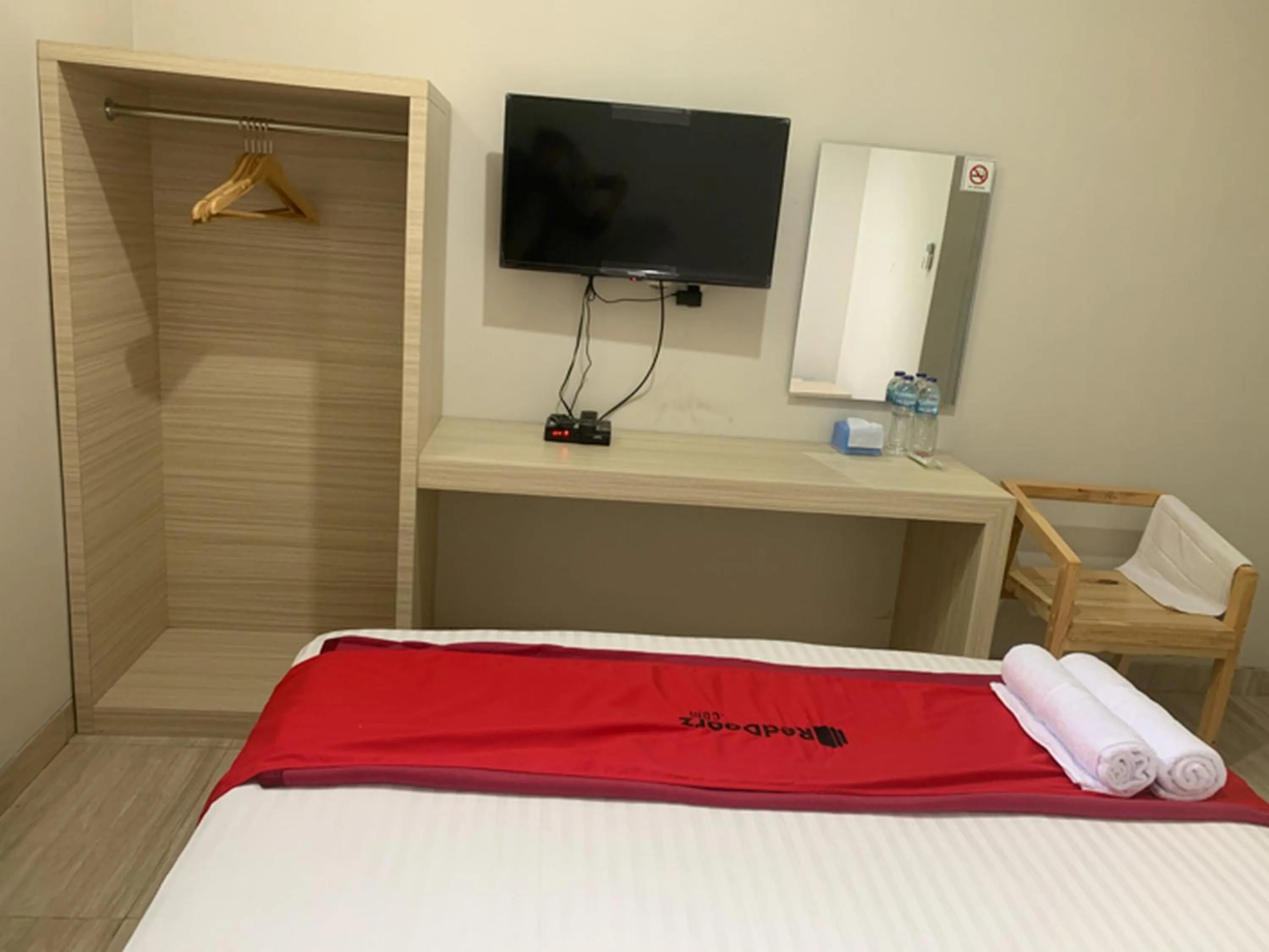 Bed in RedDoorz near Alun Alun Purbalingga