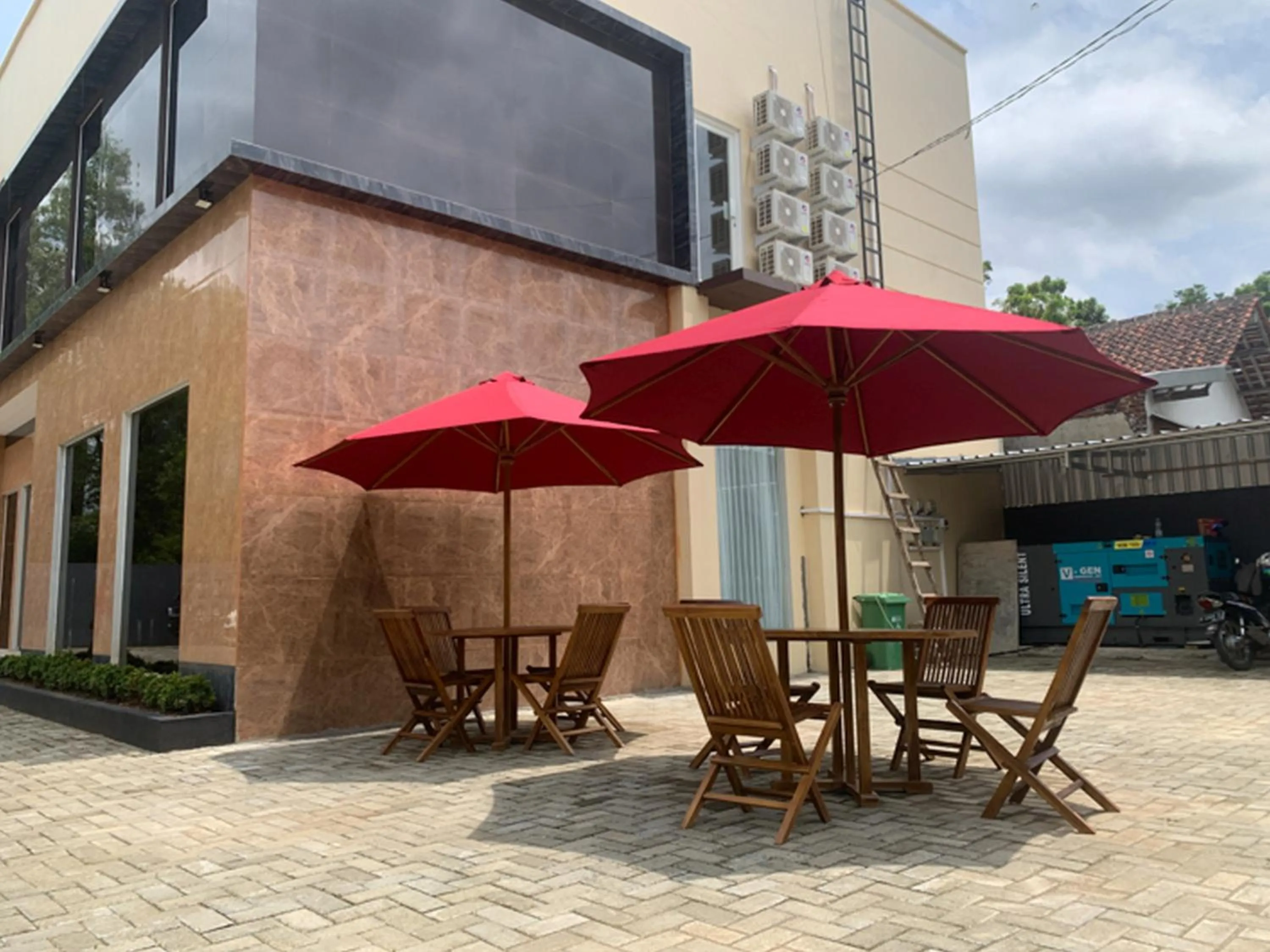 RedDoorz near Alun Alun Purbalingga