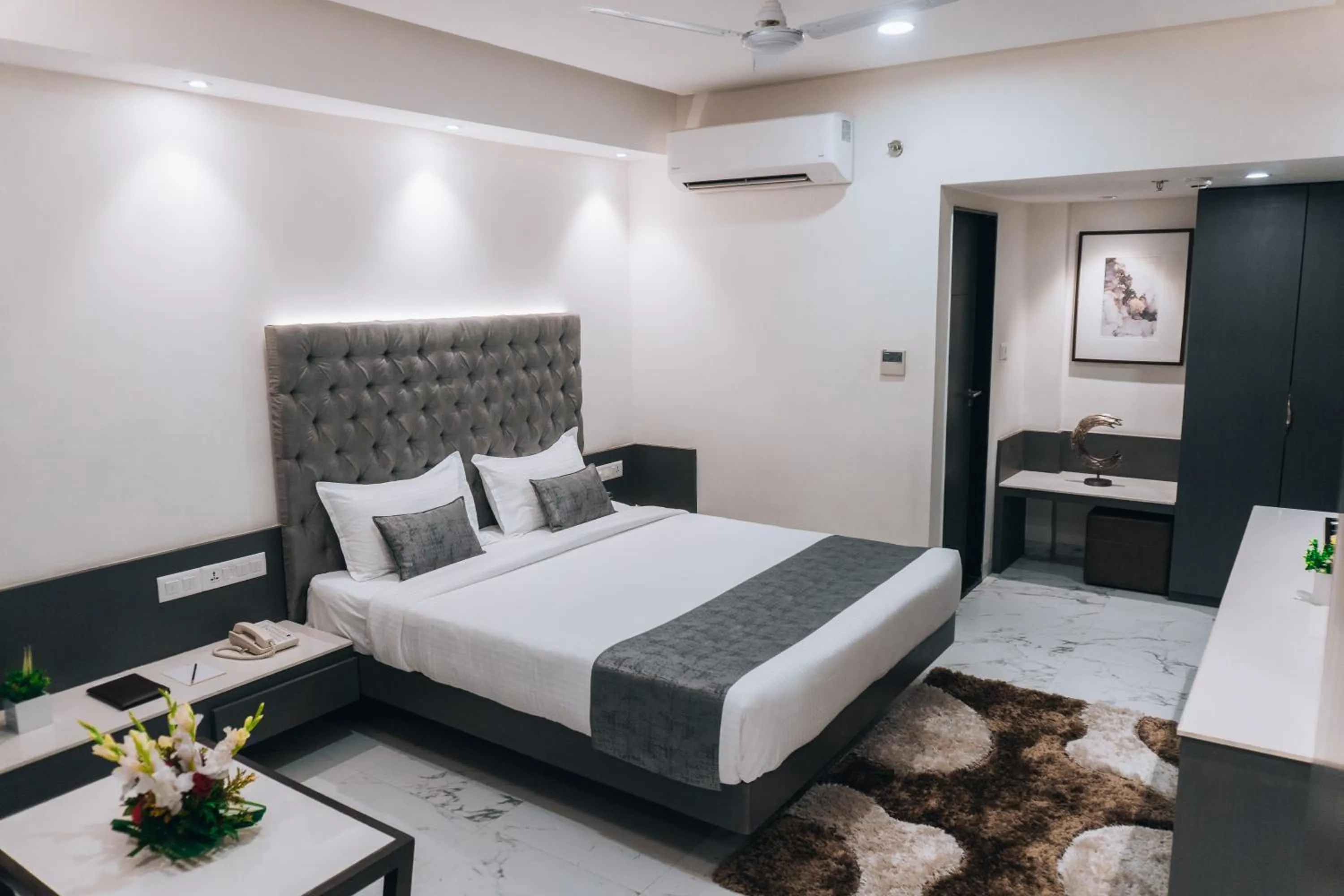 Photo of the whole room, Bed in Jardin Hotels