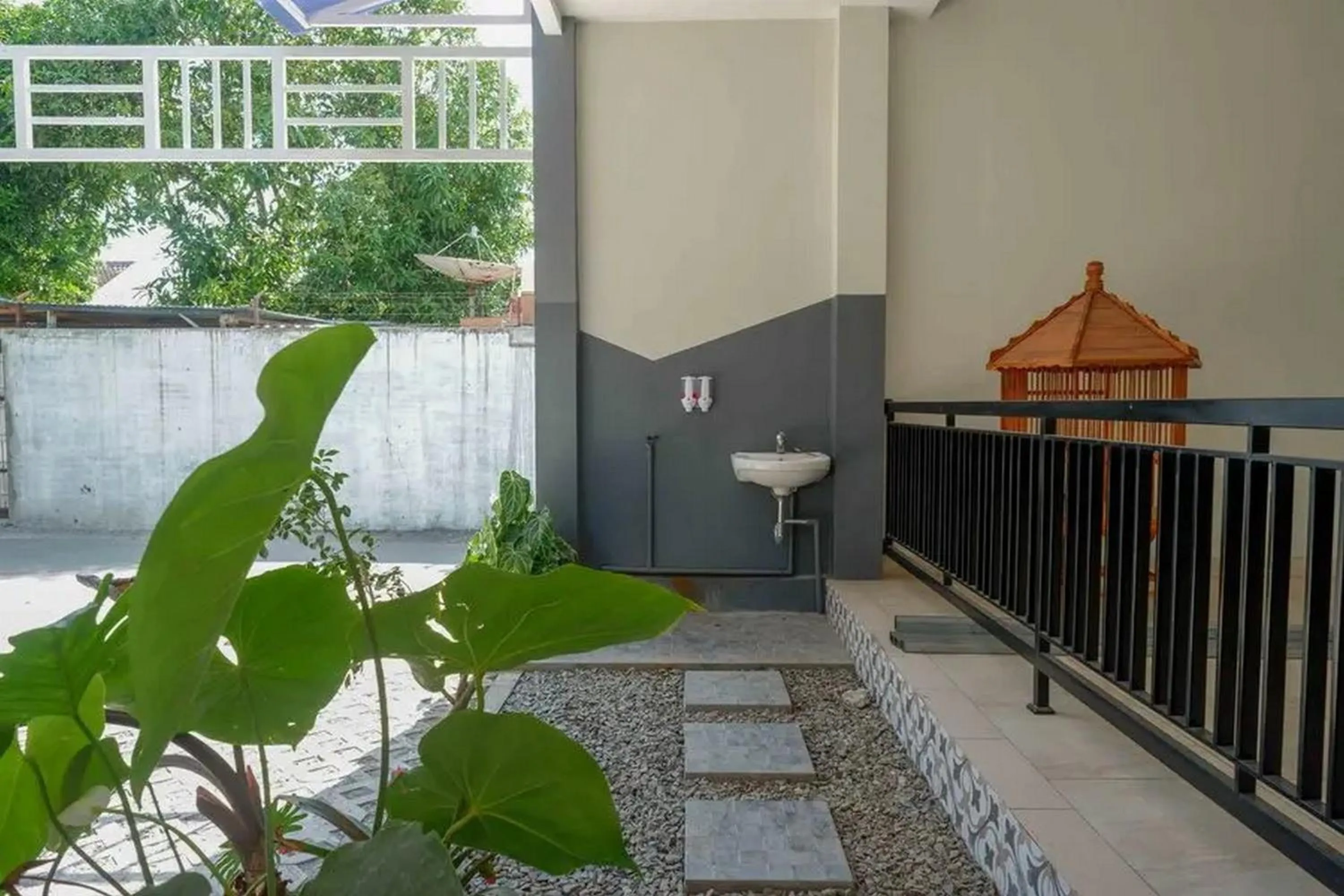 Garden in Reddoorz near Stadion Kridosono Blora