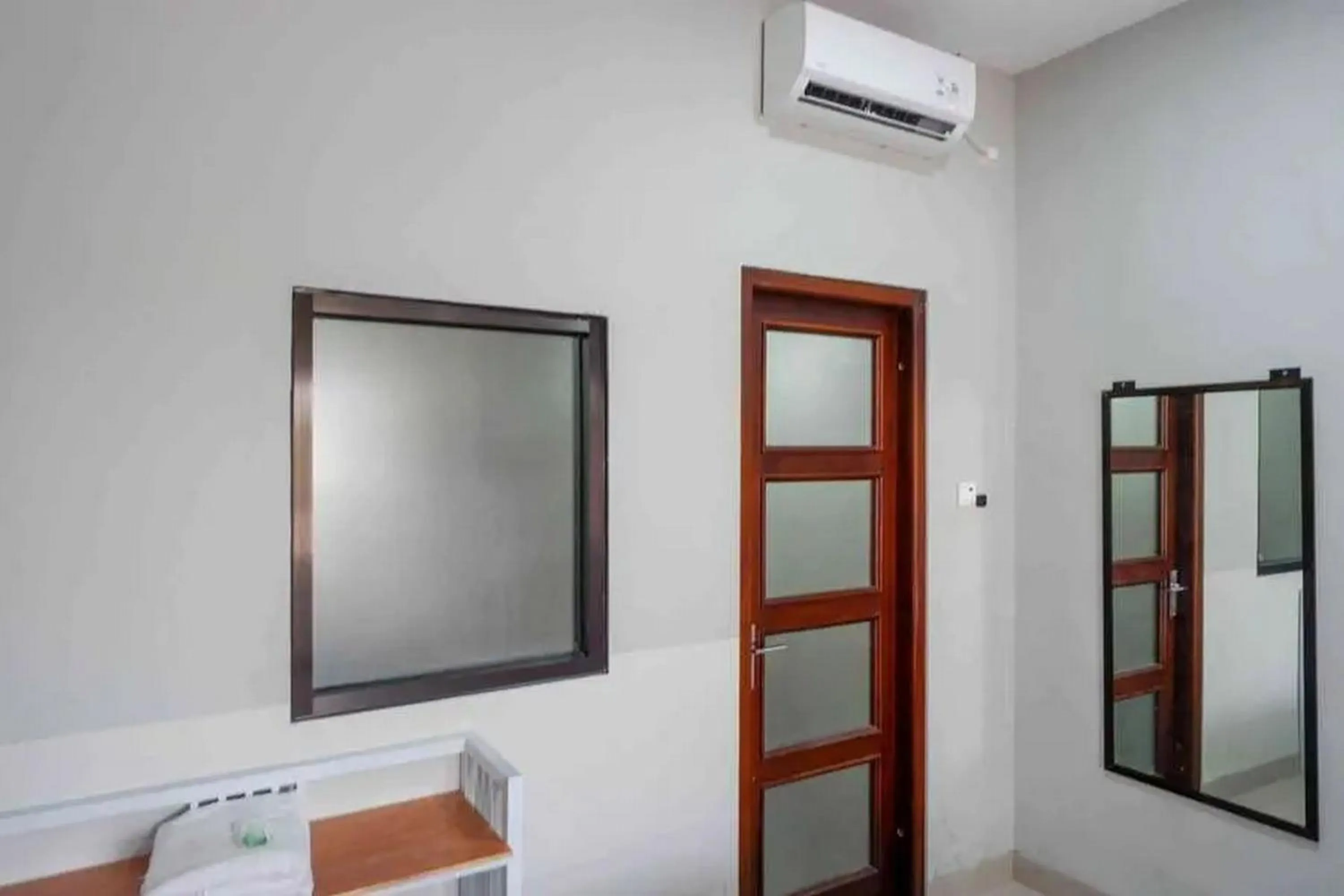 air conditioner in Reddoorz near Stadion Kridosono Blora