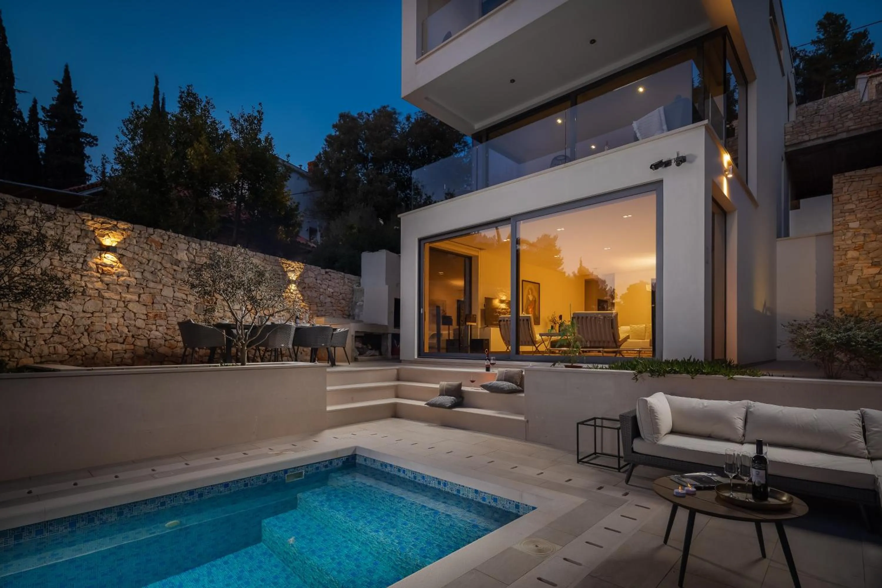 Beachfront Villa Grain of Salt with Pool