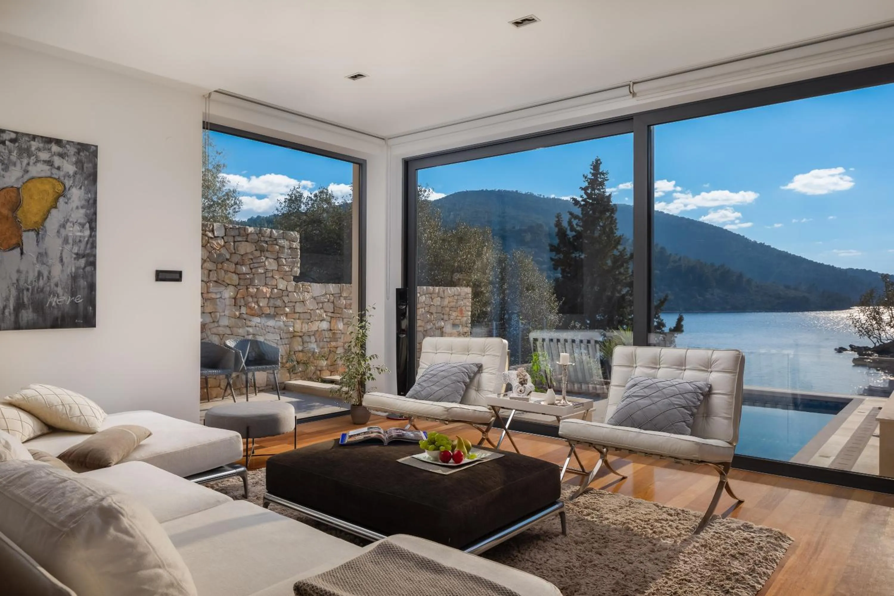 Beachfront Villa Grain of Salt with Pool