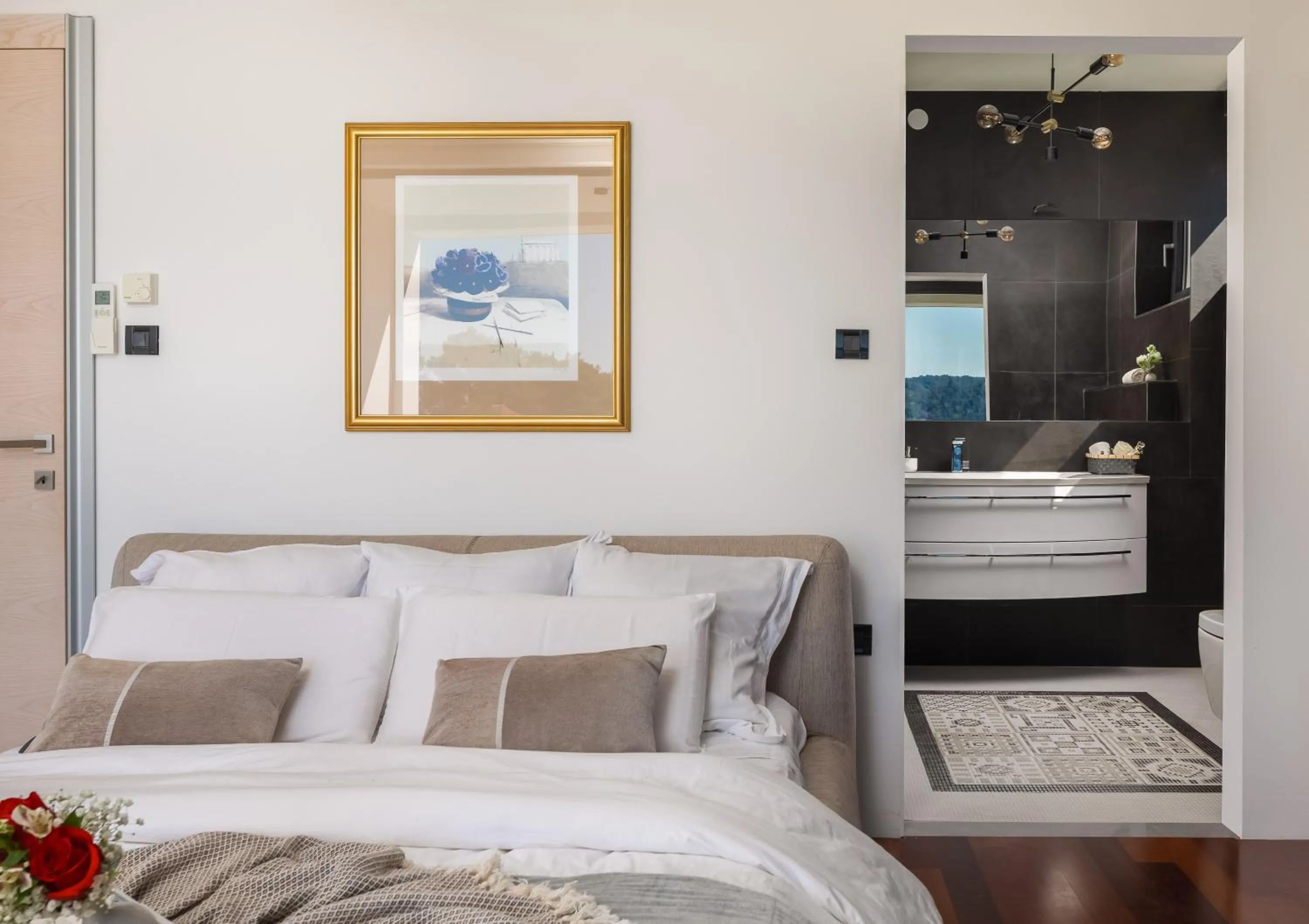 Bed in Beachfront Villa Grain of Salt with Pool