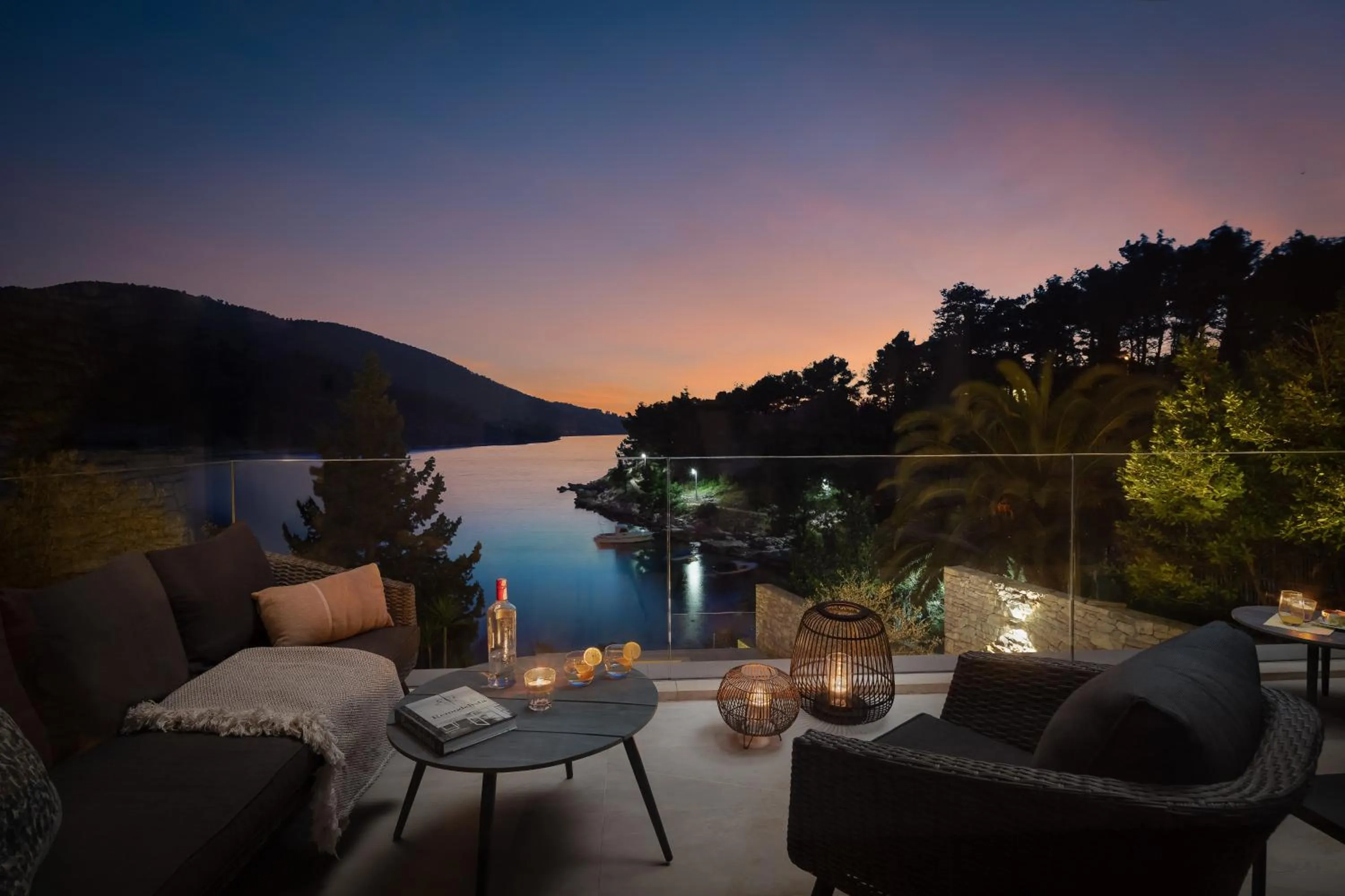 Beachfront Villa Grain of Salt with Pool