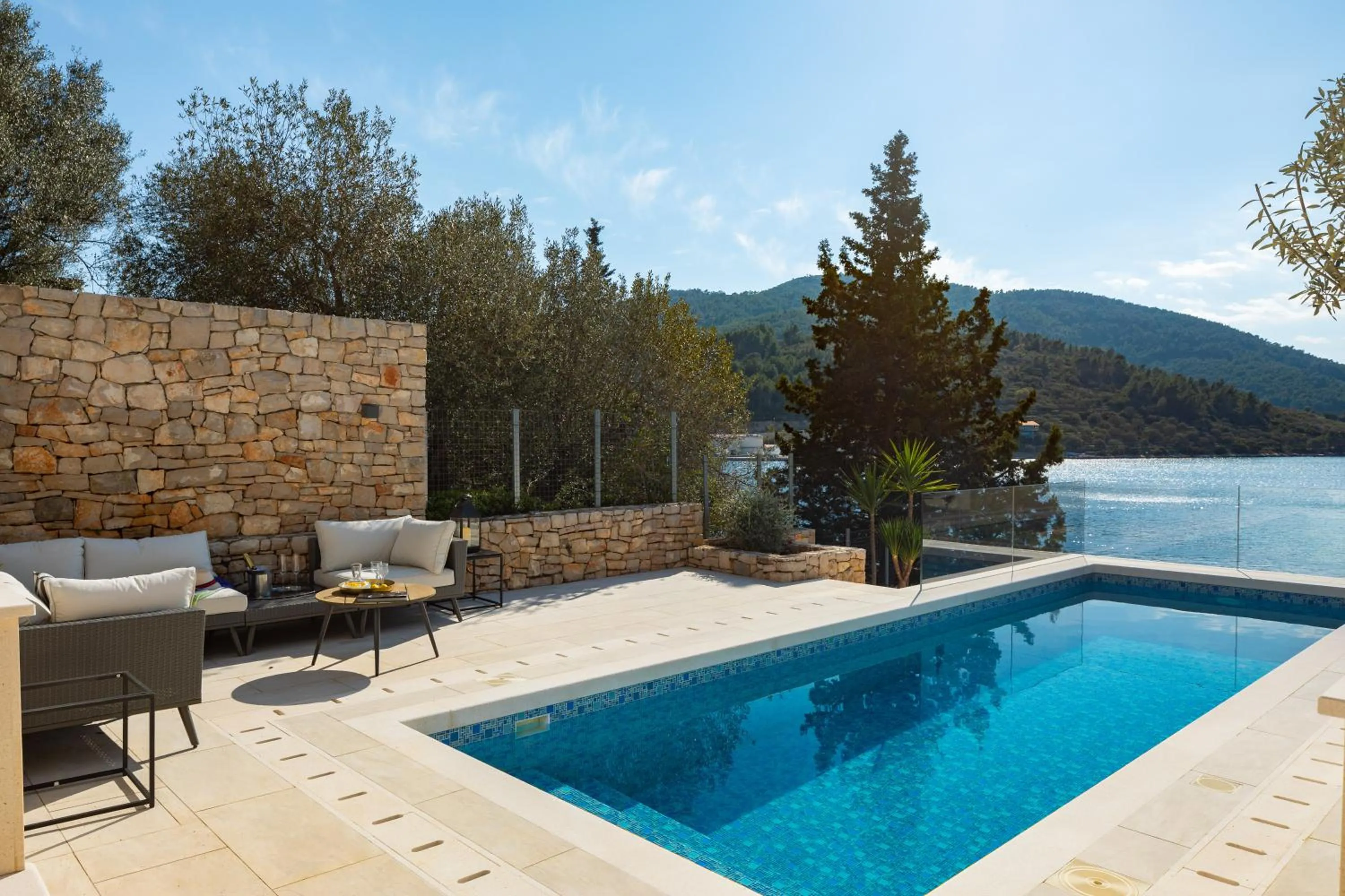 Beachfront Villa Grain of Salt with Pool