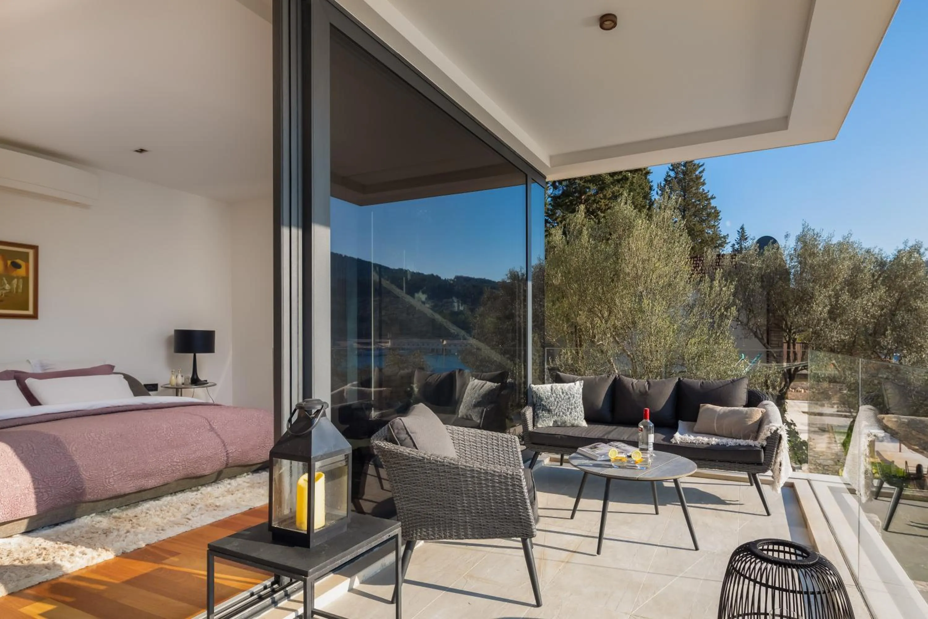 Beachfront Villa Grain of Salt with Pool