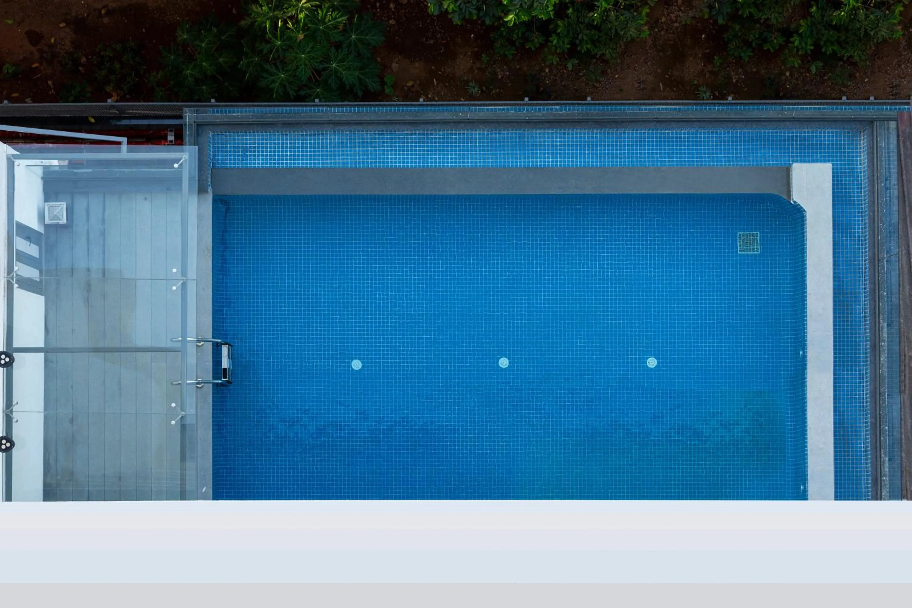 Pool view in The Crescent