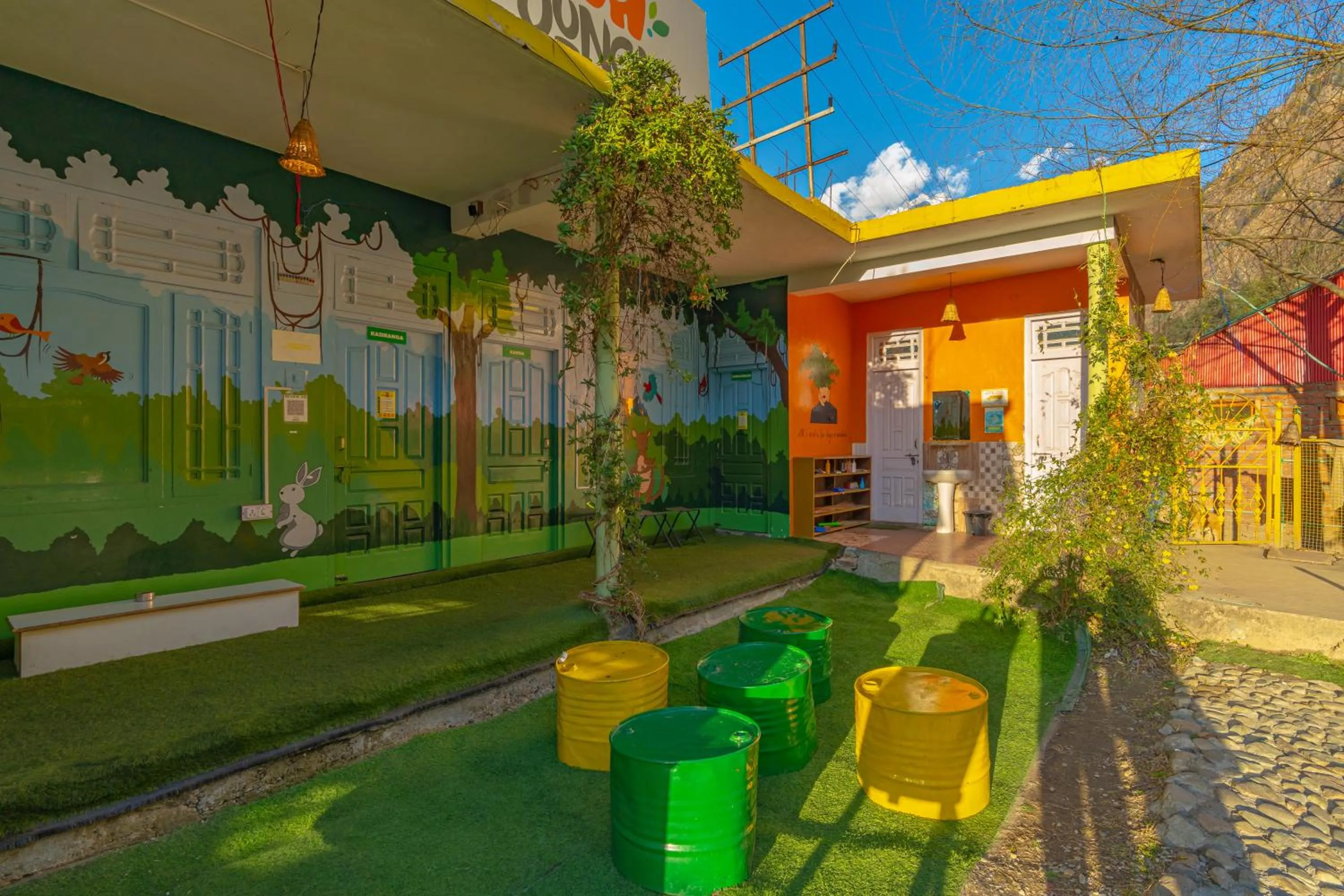 Property building in Jungle Hostel by Whoopers