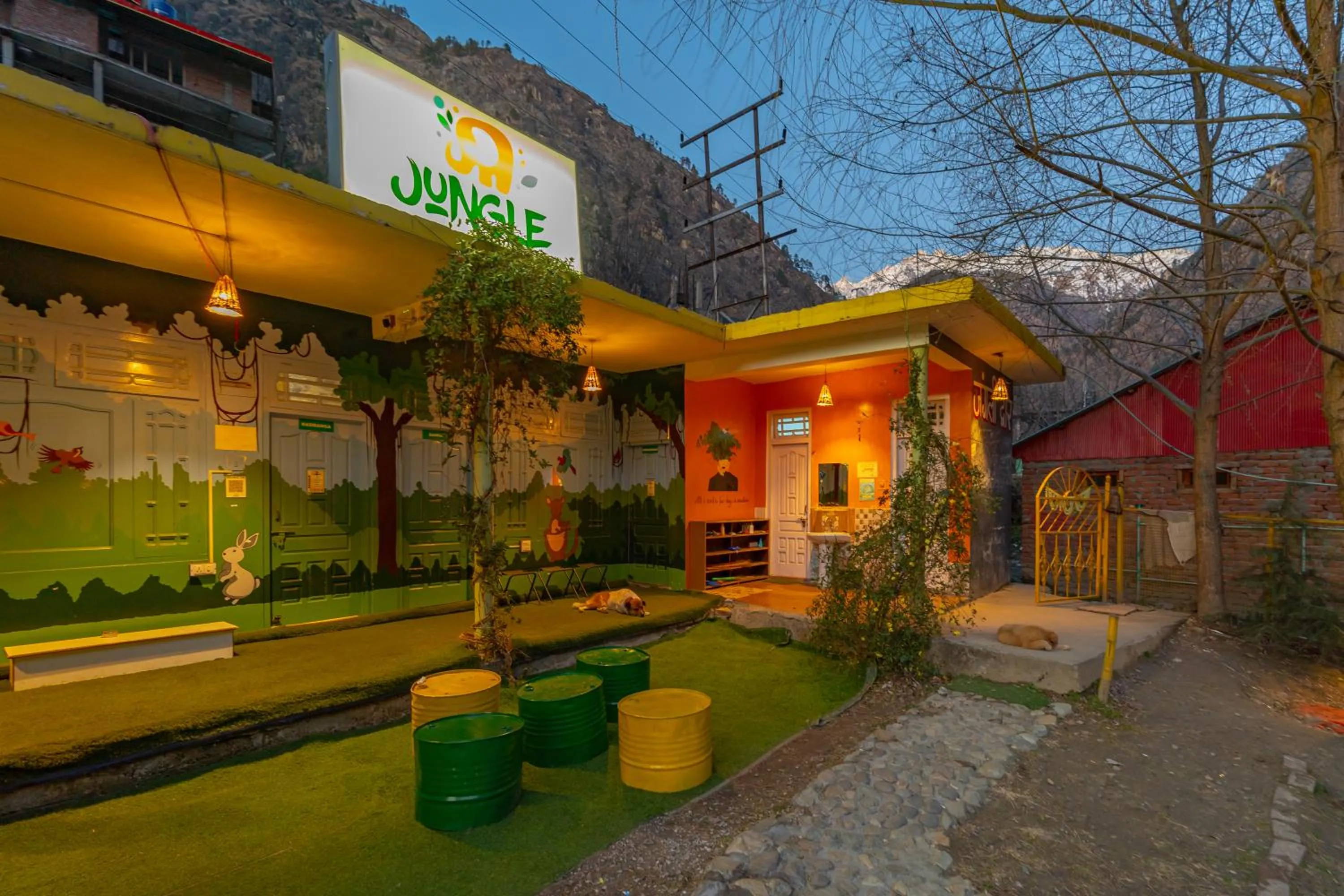 Property building in Jungle Hostel by Whoopers
