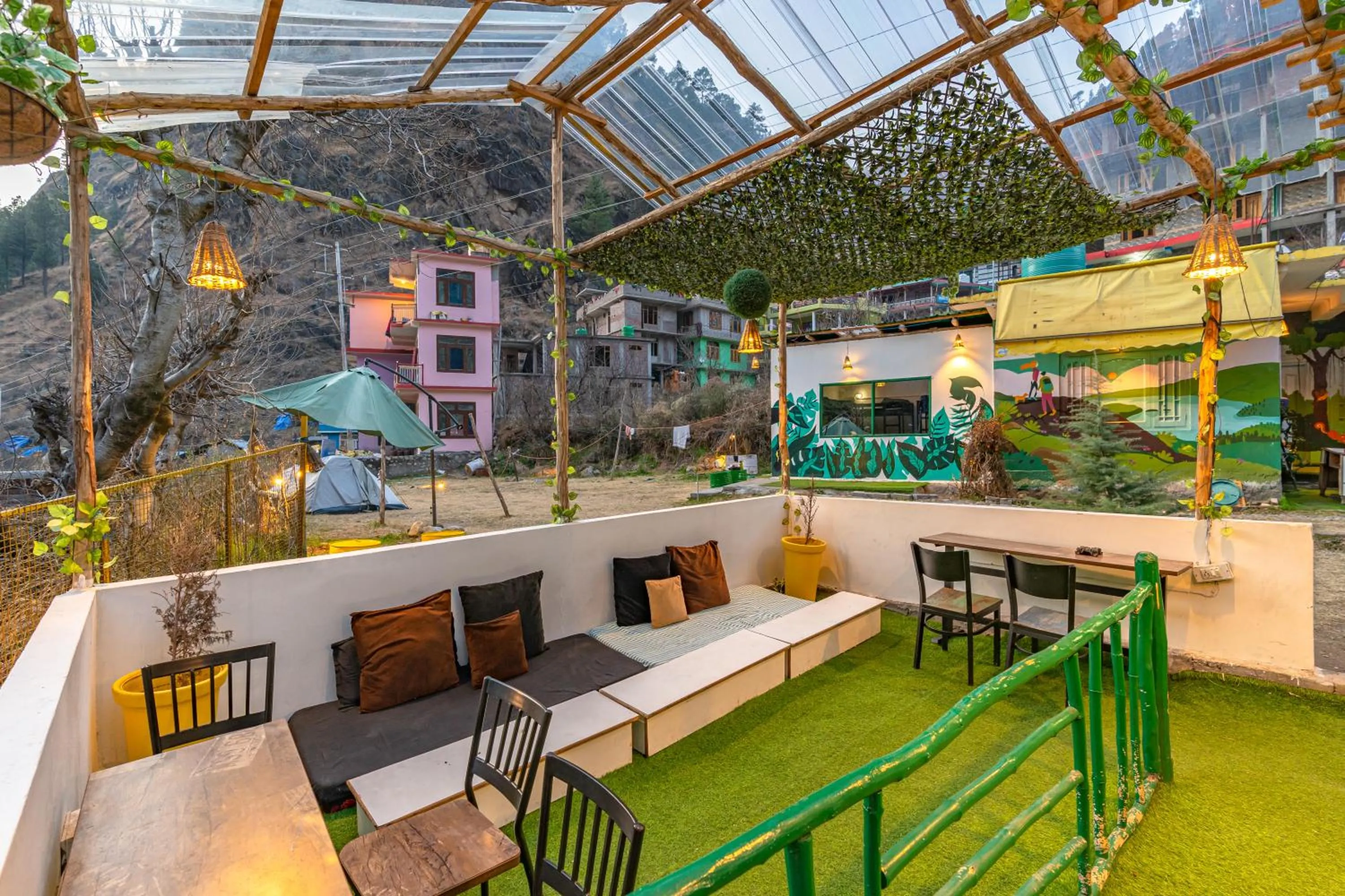 Property building in Jungle Hostel by Whoopers