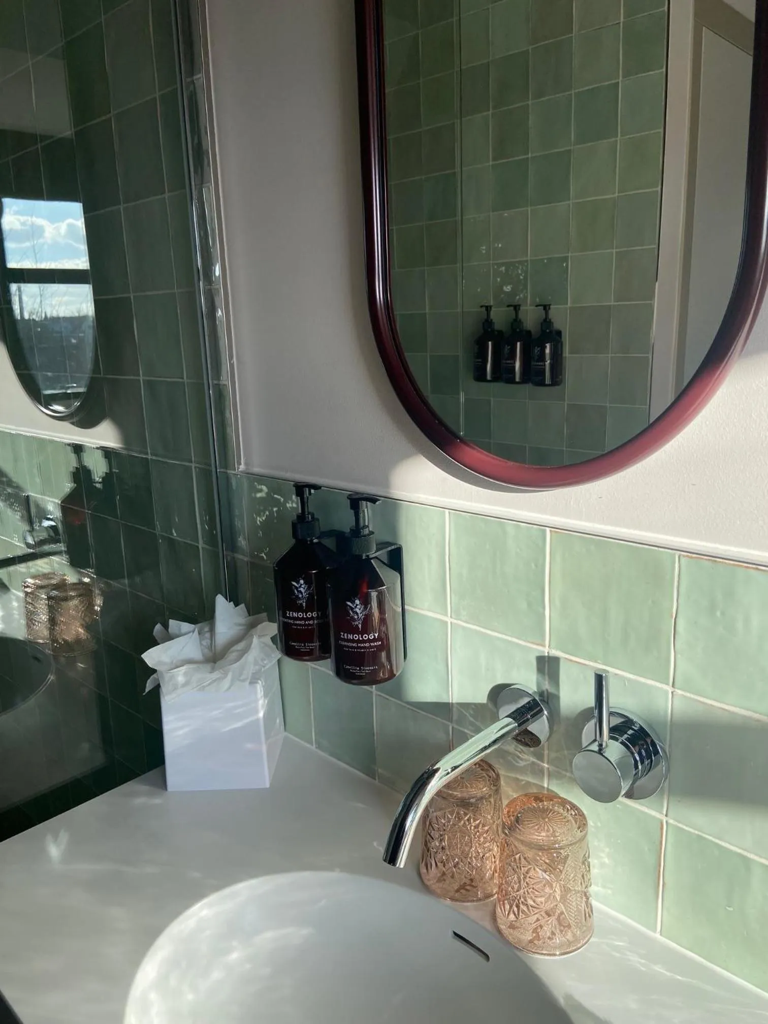 Shower in Relais & Châteaux Weeshuis Gouda