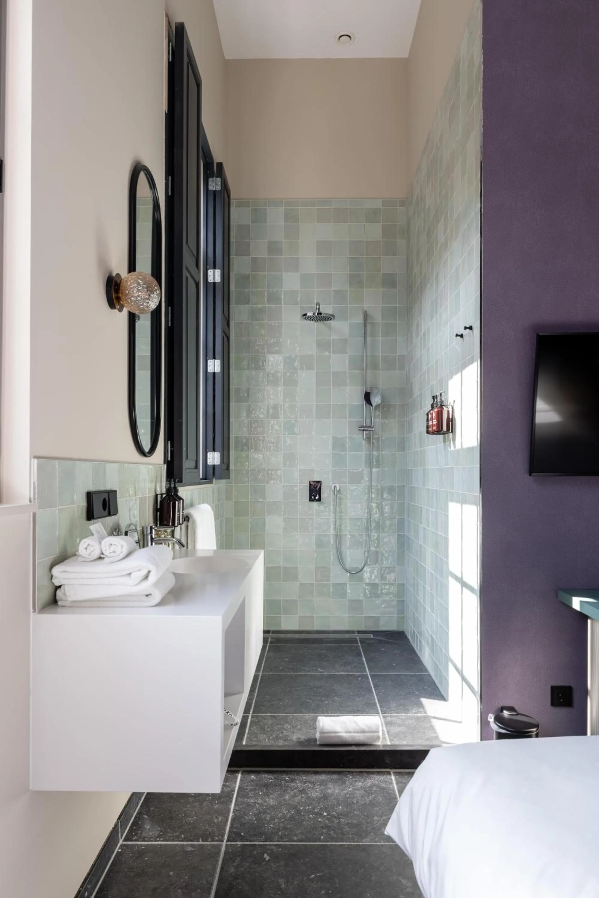 Shower in Relais & Châteaux Weeshuis Gouda