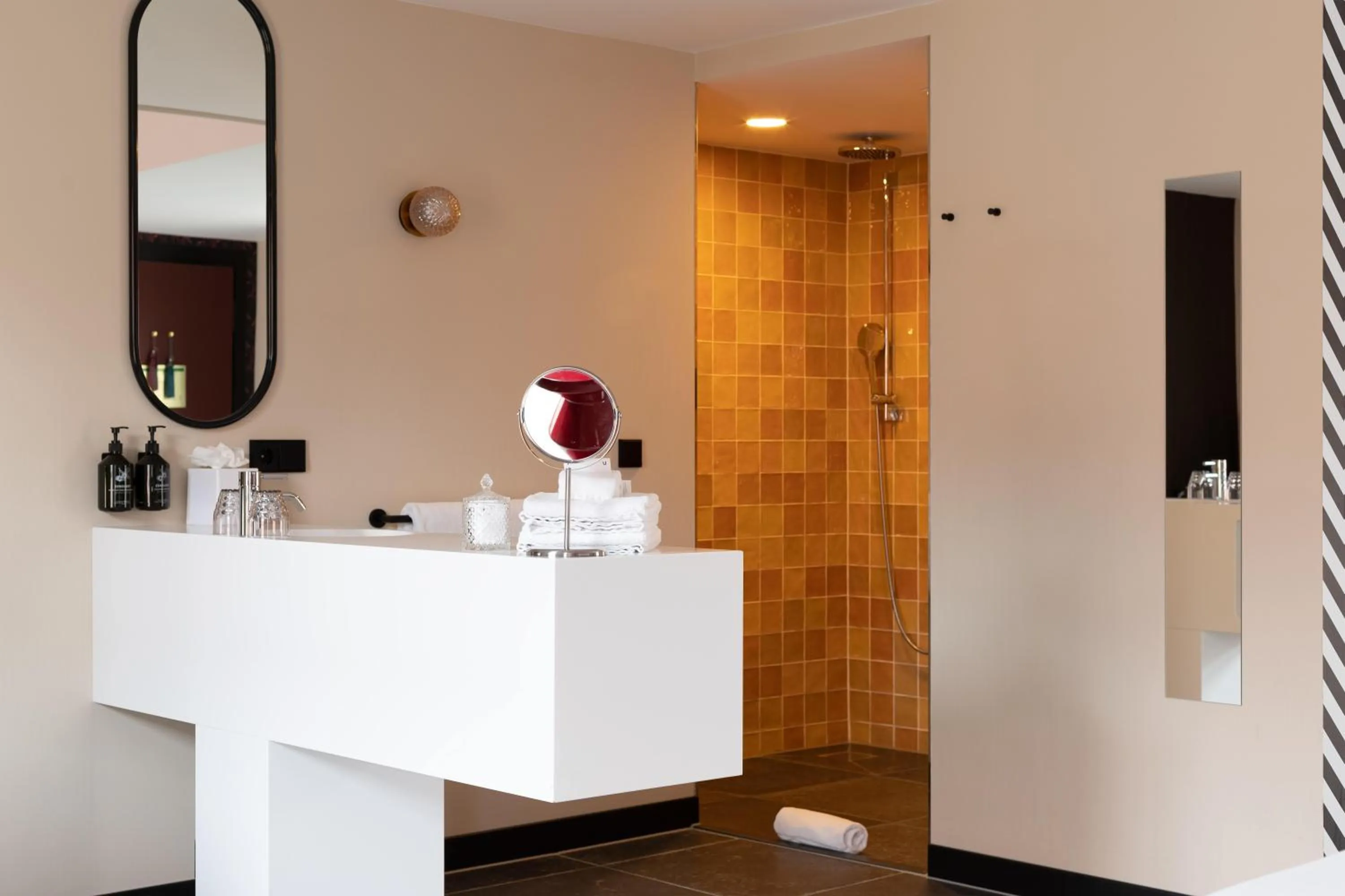 Shower in Relais & Châteaux Weeshuis Gouda