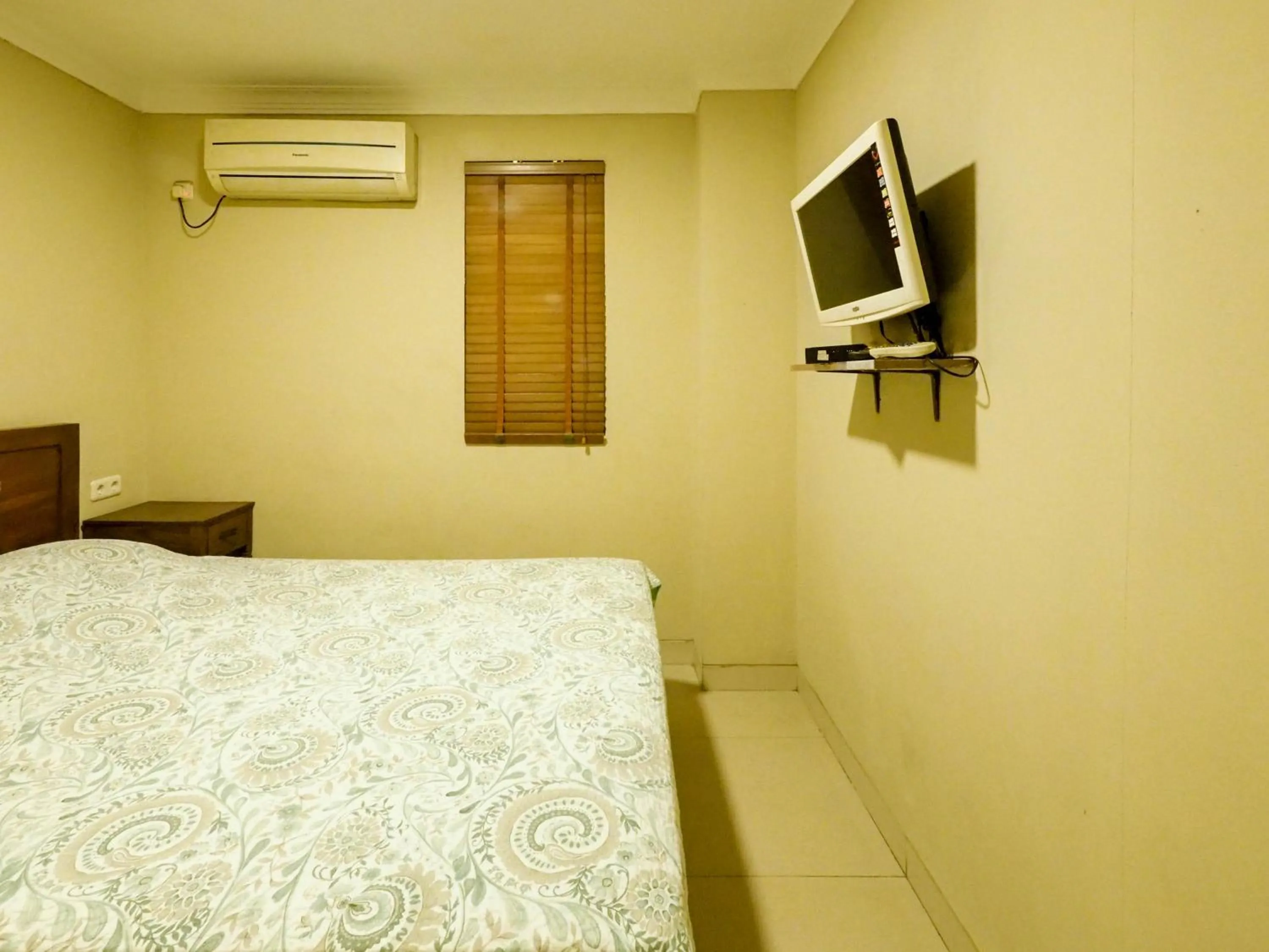 Bedroom, Bed in Rhiz Guest House Tebet