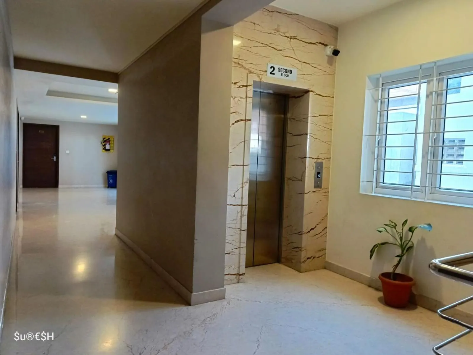 elevator in HOTEL VINTAGE CASTLE