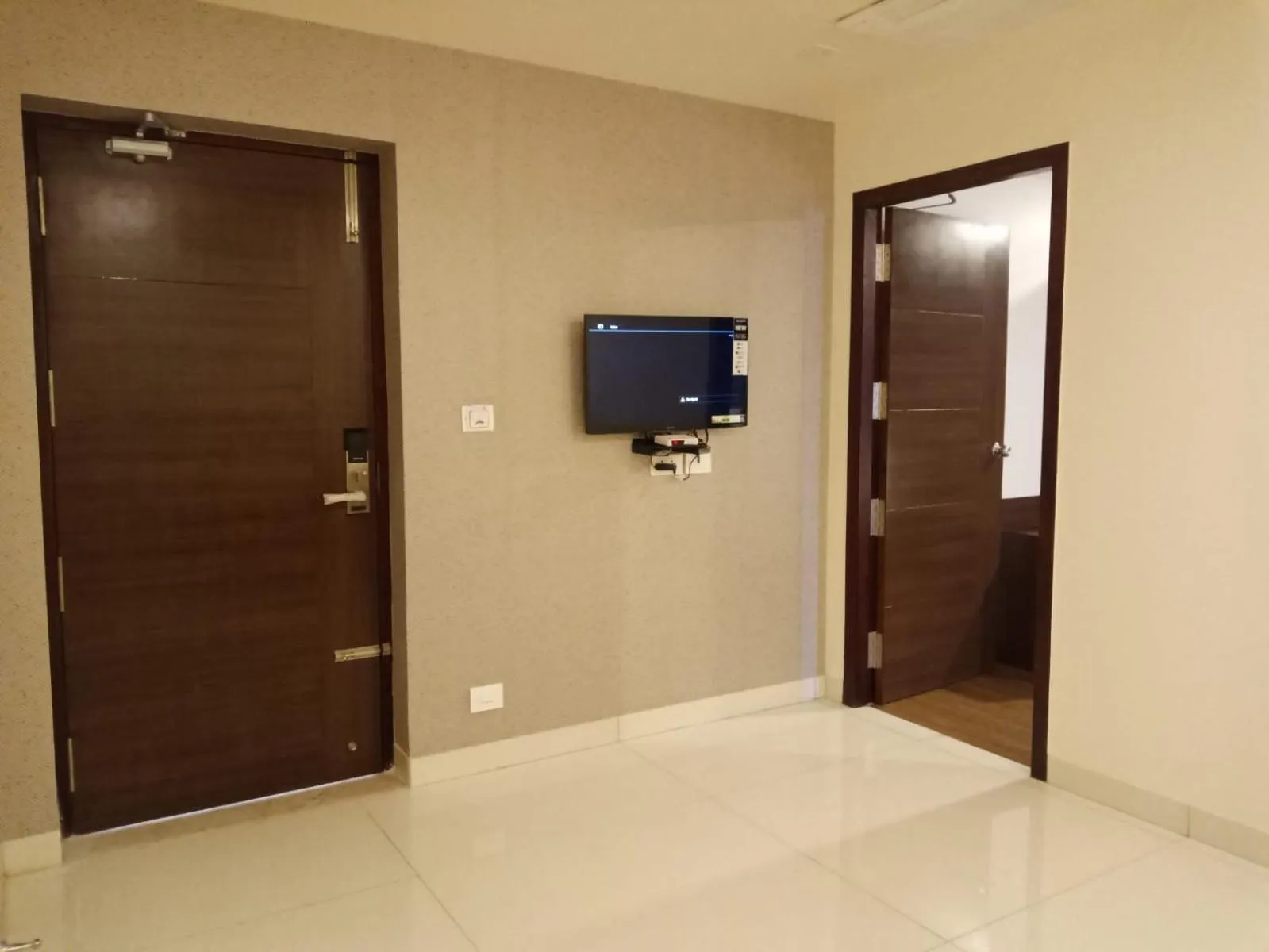 TV and multimedia in HOTEL VINTAGE CASTLE