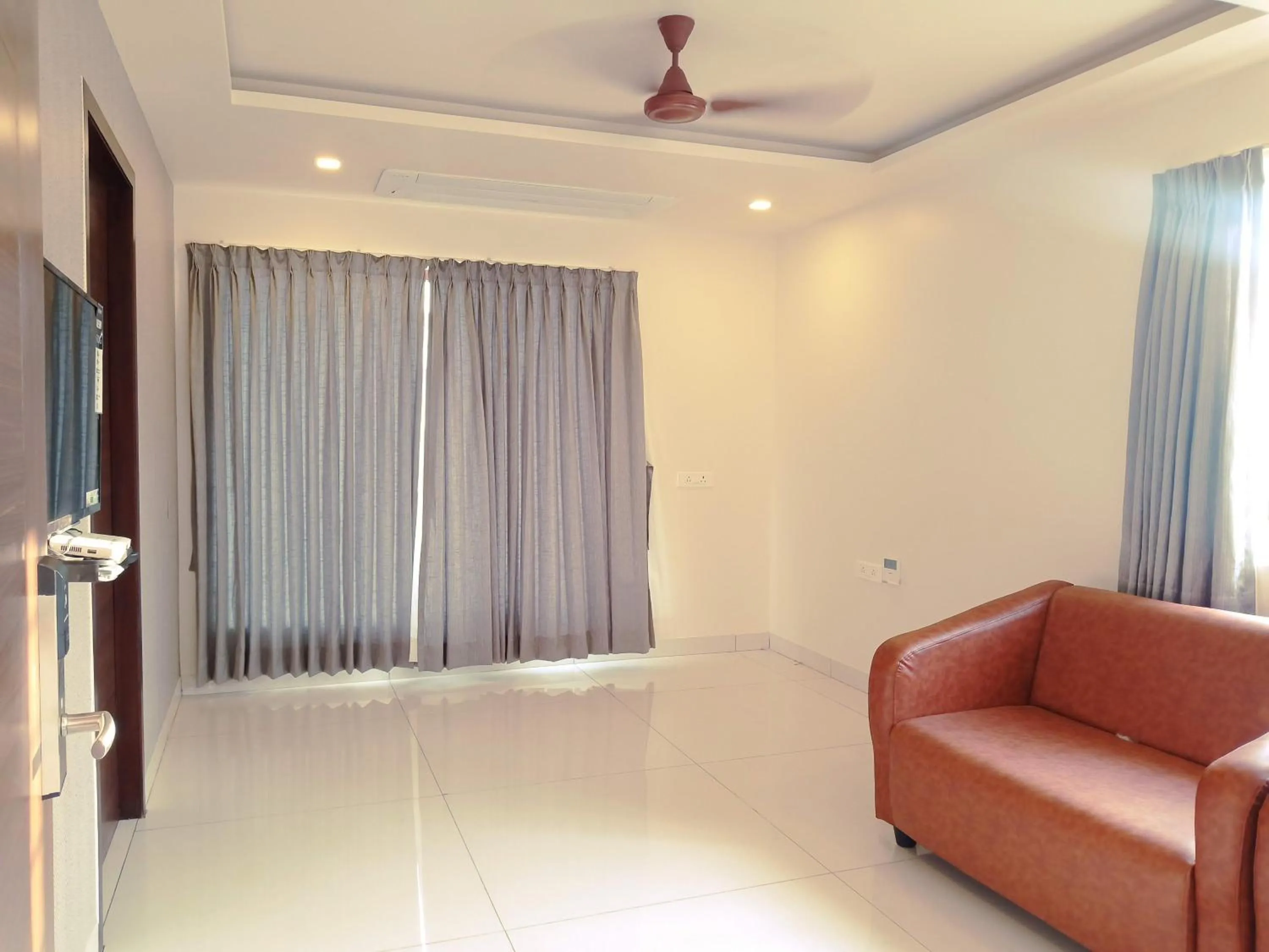 TV and multimedia in HOTEL VINTAGE CASTLE