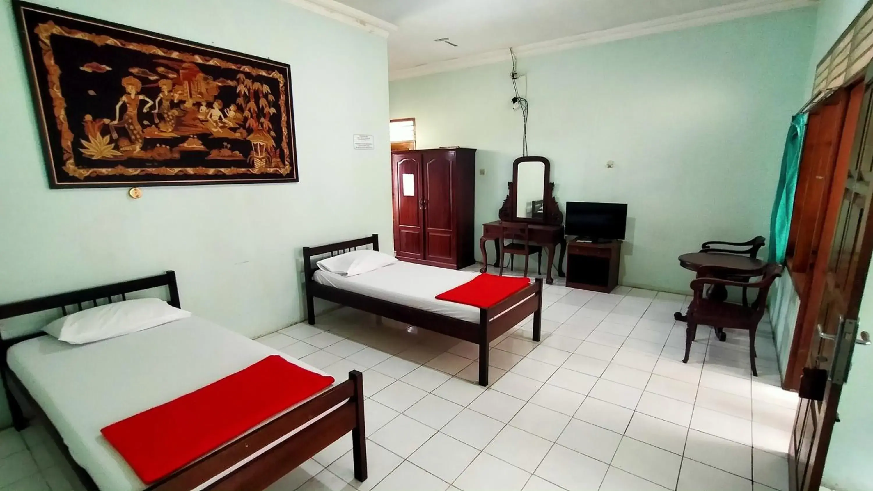 Deluxe Twin Room in Hotel Garuda Syariah near Alun Alun Banjarnegara Deluxe Twin Room in Hotel Garuda Syariah near Alun Alun Banjarnegara