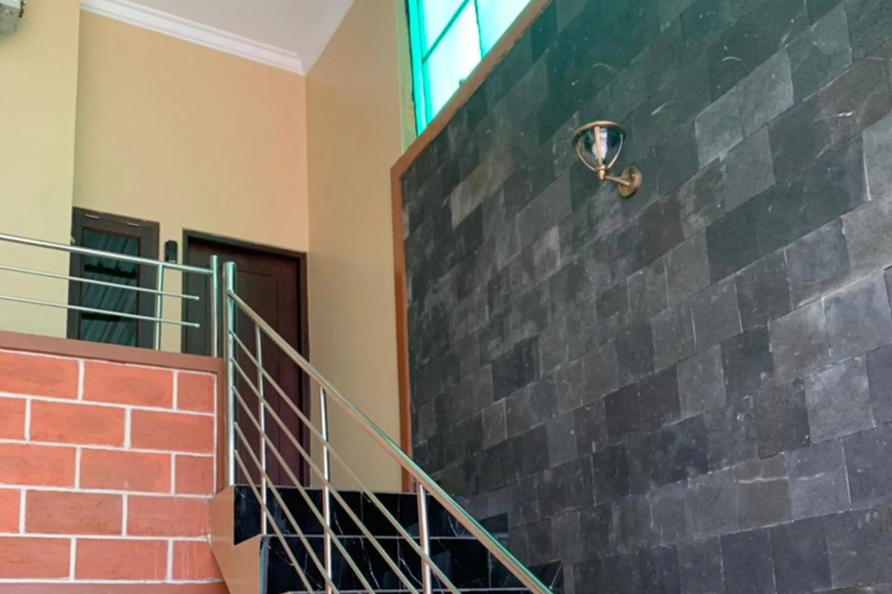 RedDoorz Syariah near Kawasan Simpang Lima Pati