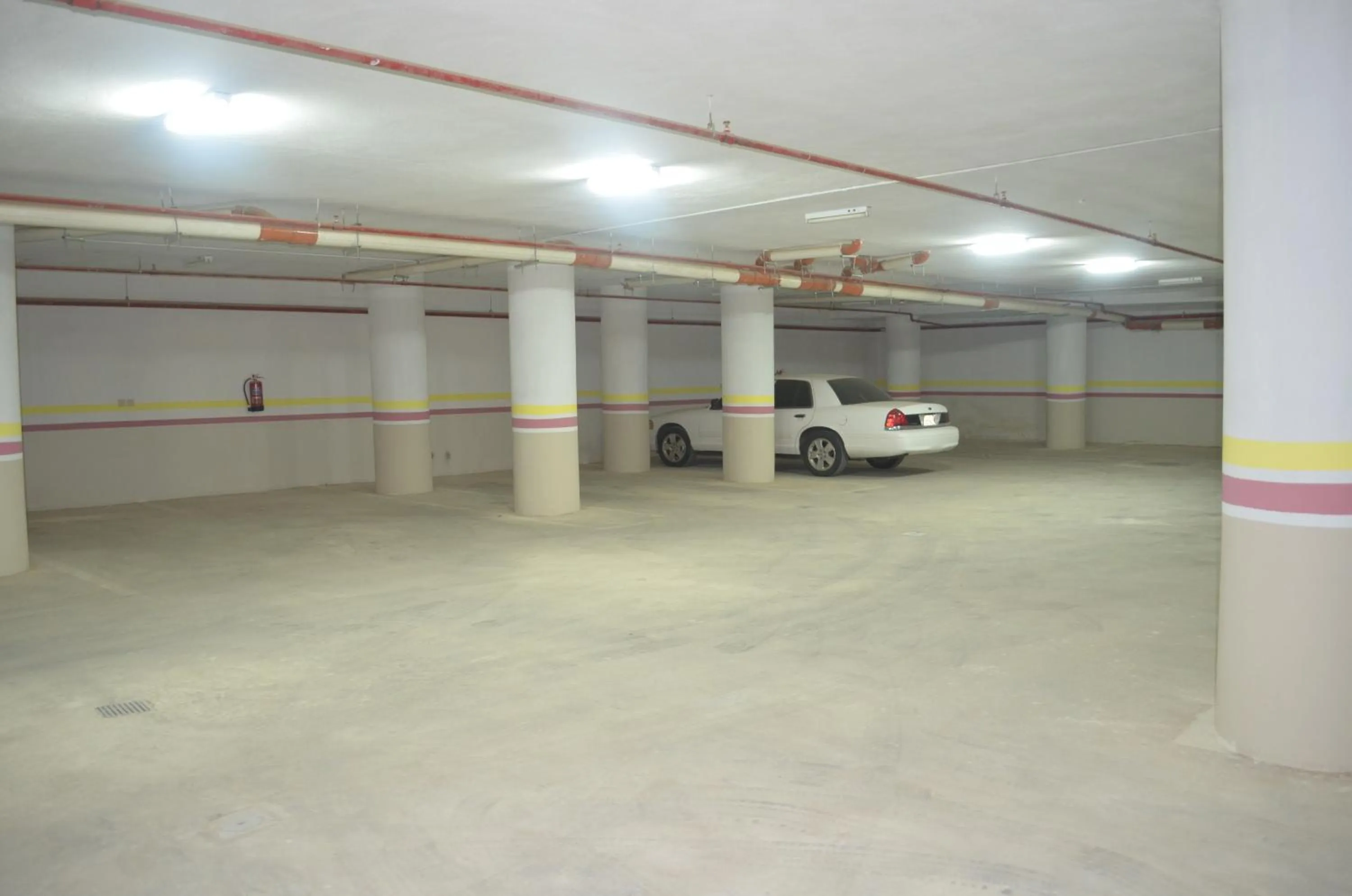 Facade/entrance in Al Juraisi Hotel Apartments