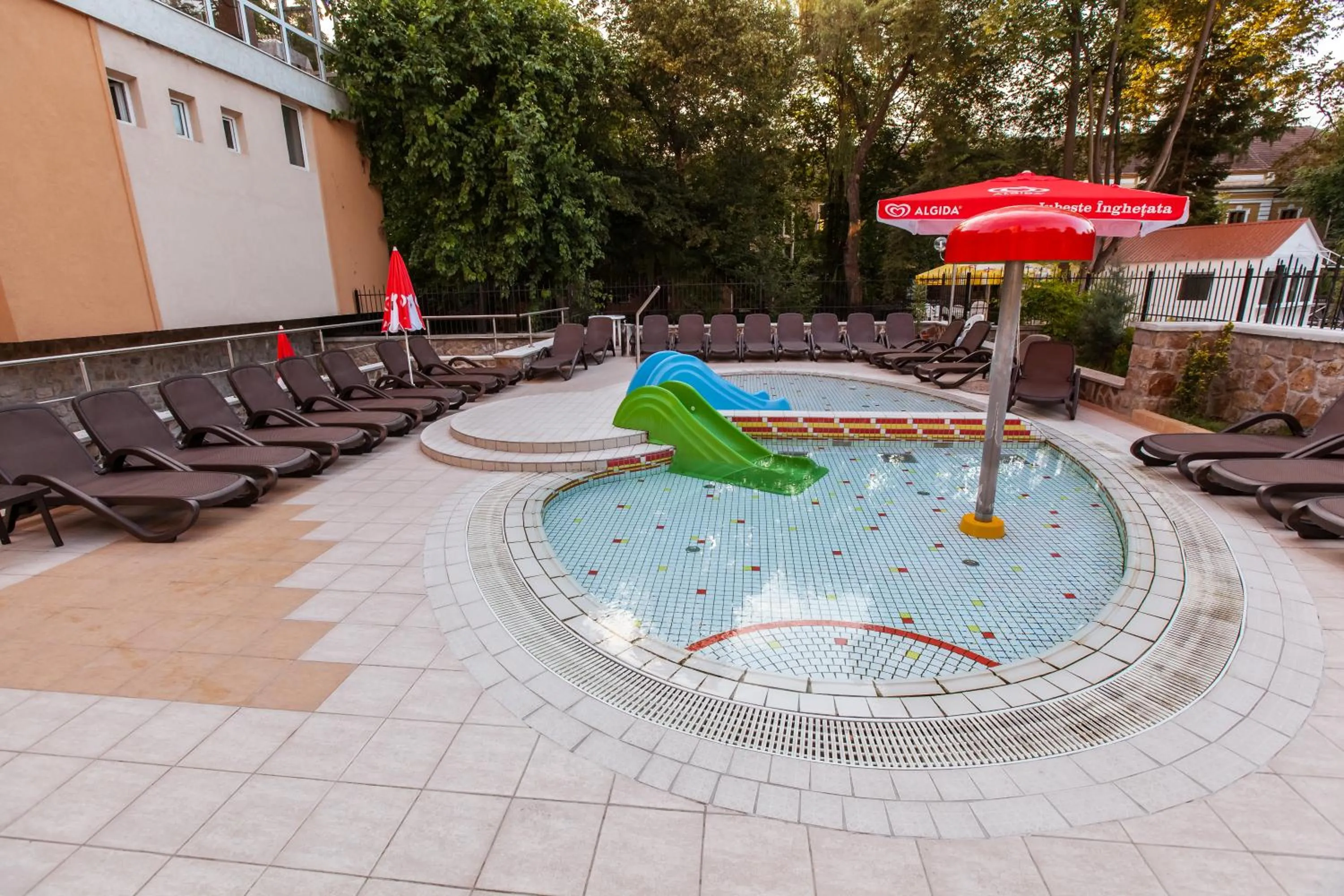 Swimming pool in Hotel Nufarul