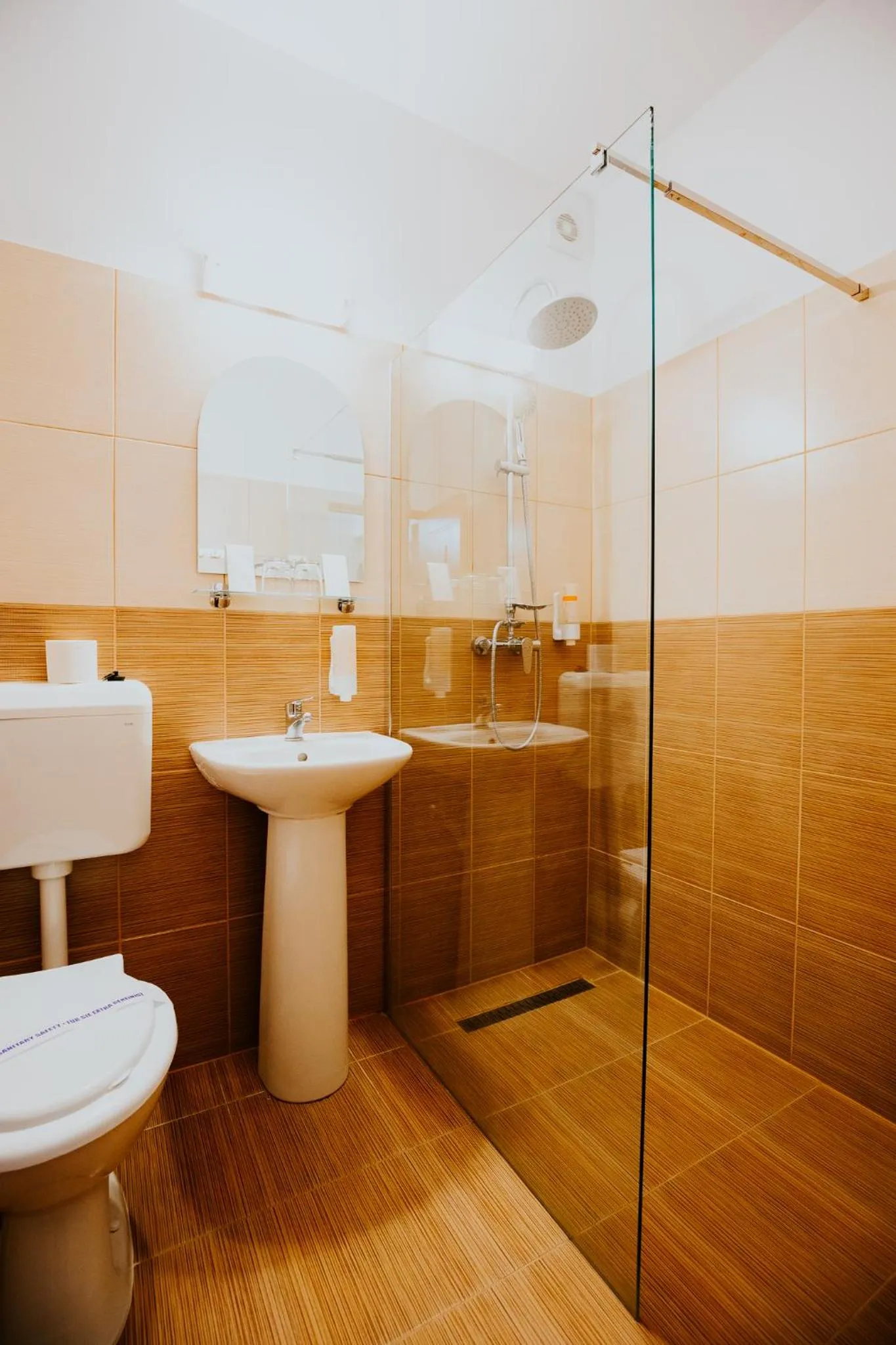 Shower in Hotel Tusnad