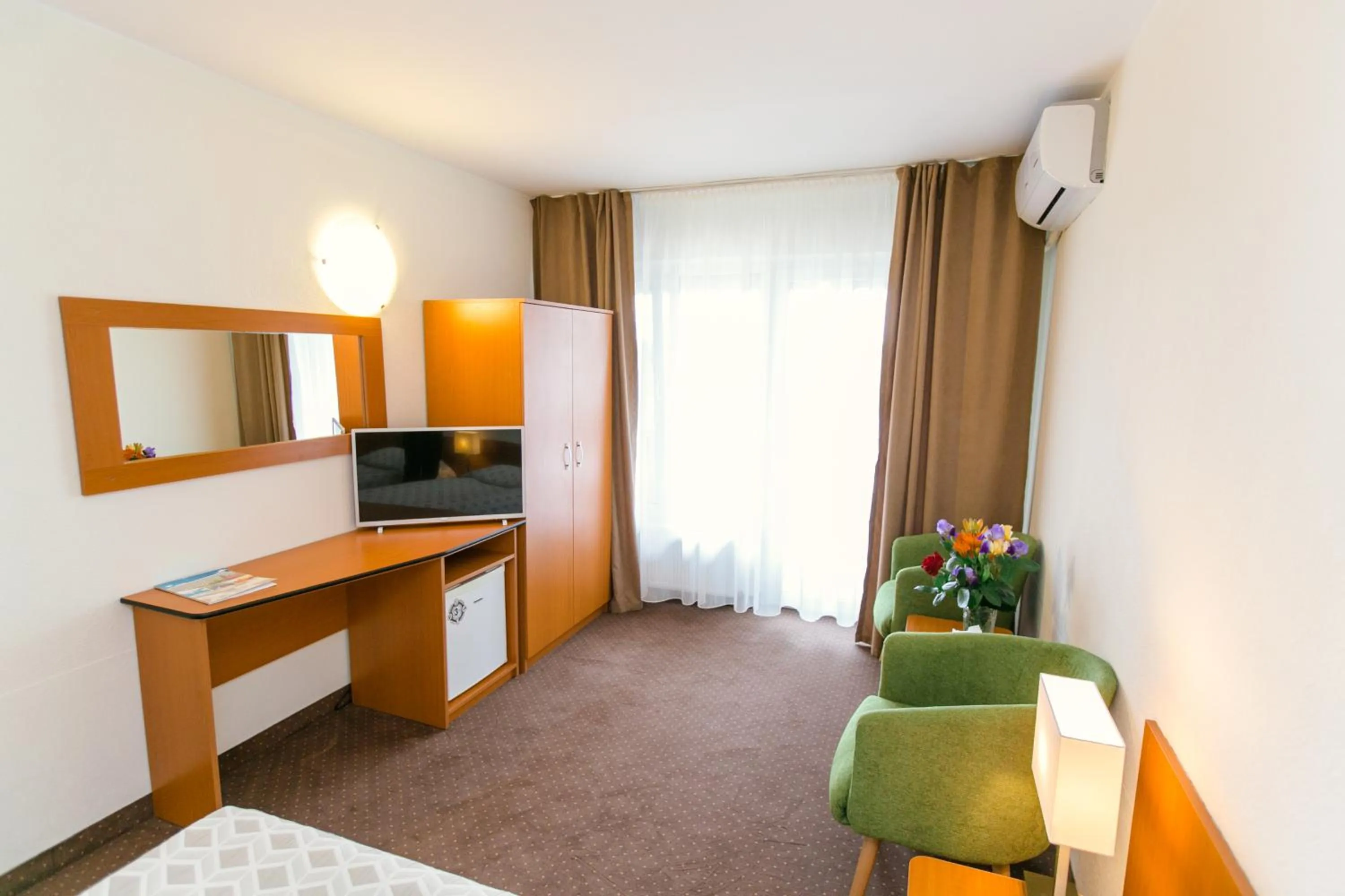 Photo of the whole room, Bed in Hotel Poienița