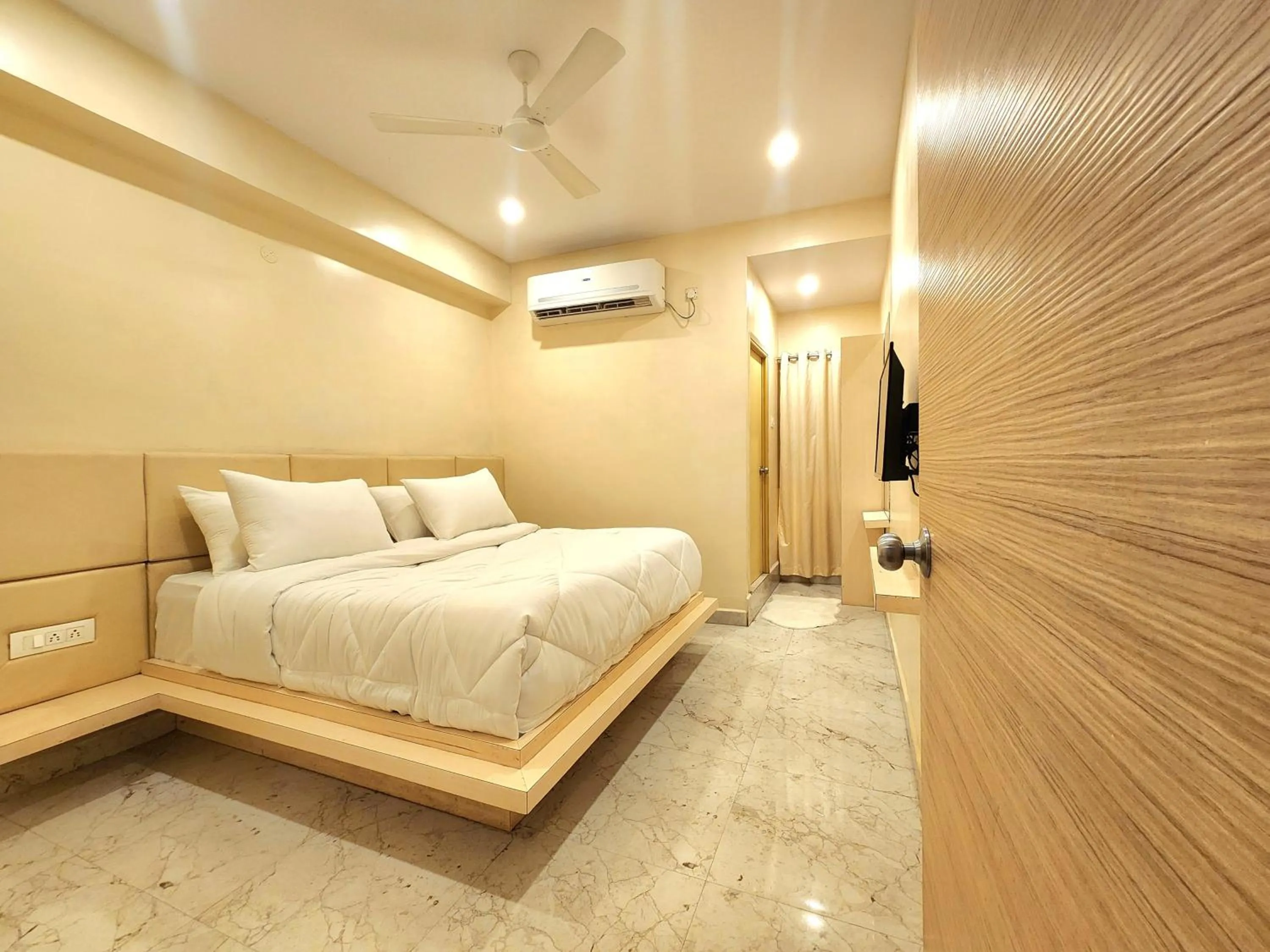 Bedroom, Bed in Landcorp hotels