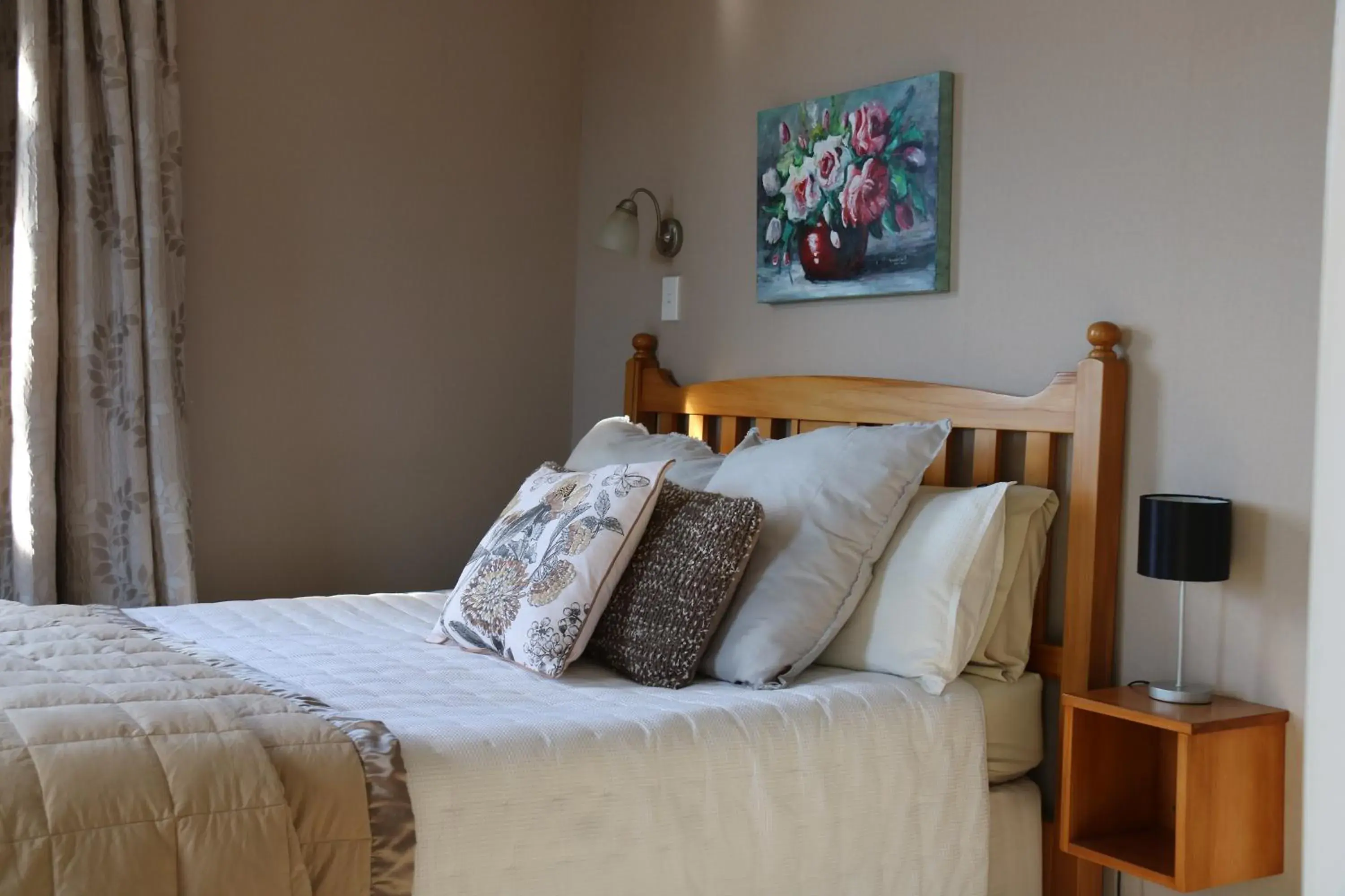 Queen Room with Sea View in The Point B&B Queen Room with Sea View in The Point B&B