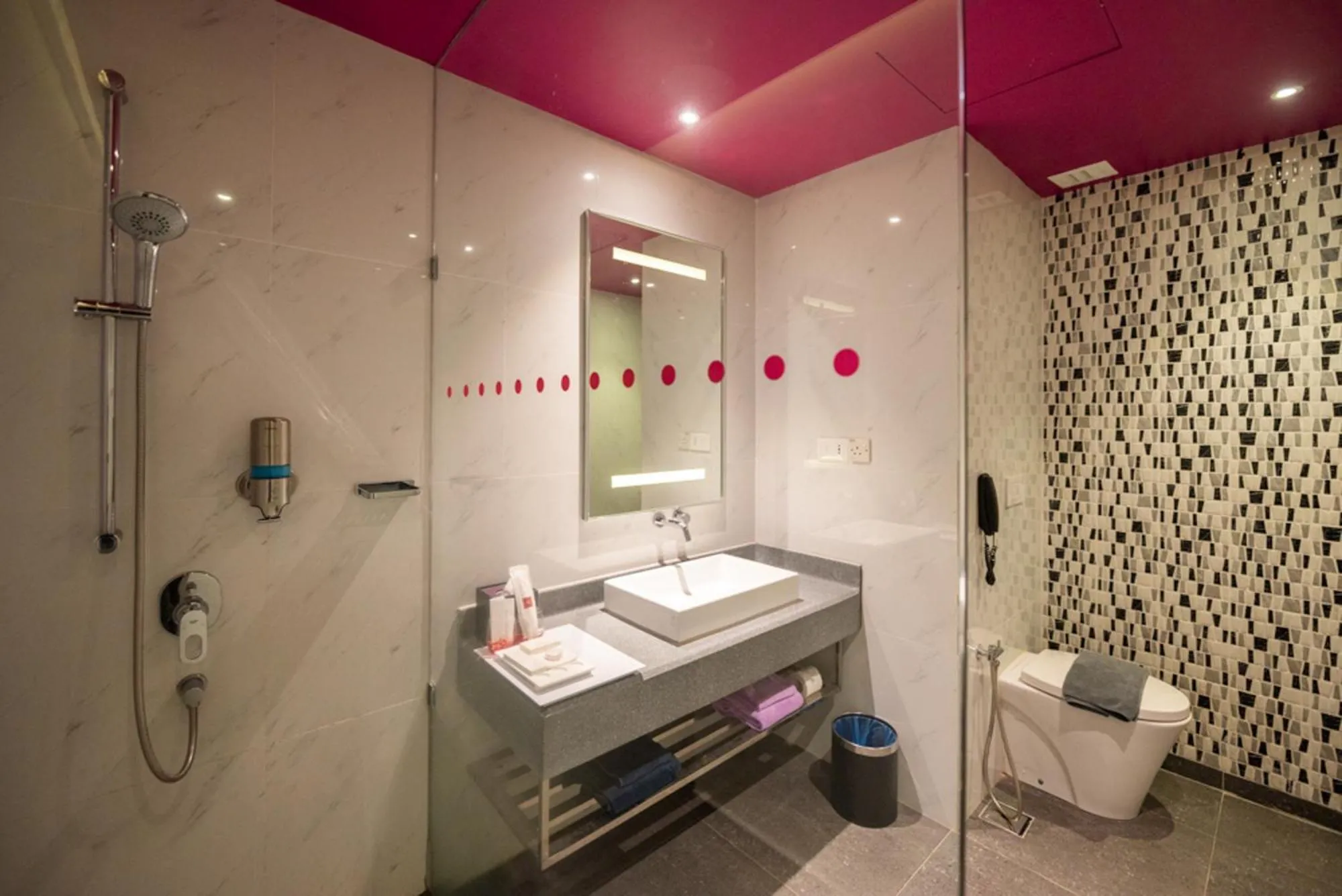 Bathroom in Asaya Hotel Kota Kinabalu - Refurbished 2024
