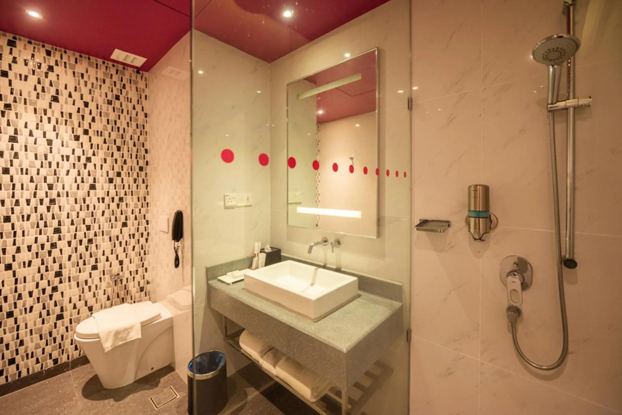 Bathroom in Asaya Hotel Kota Kinabalu - Refurbished 2024