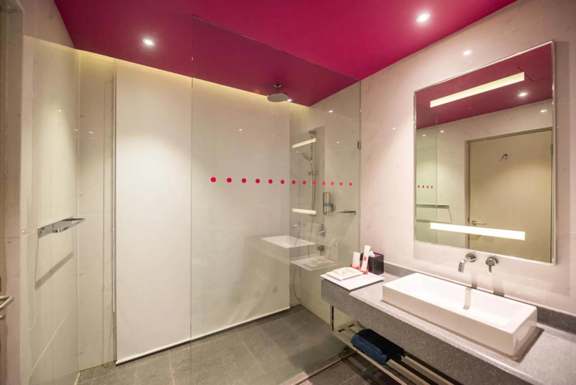 Bathroom in Asaya Hotel Kota Kinabalu - Refurbished 2024