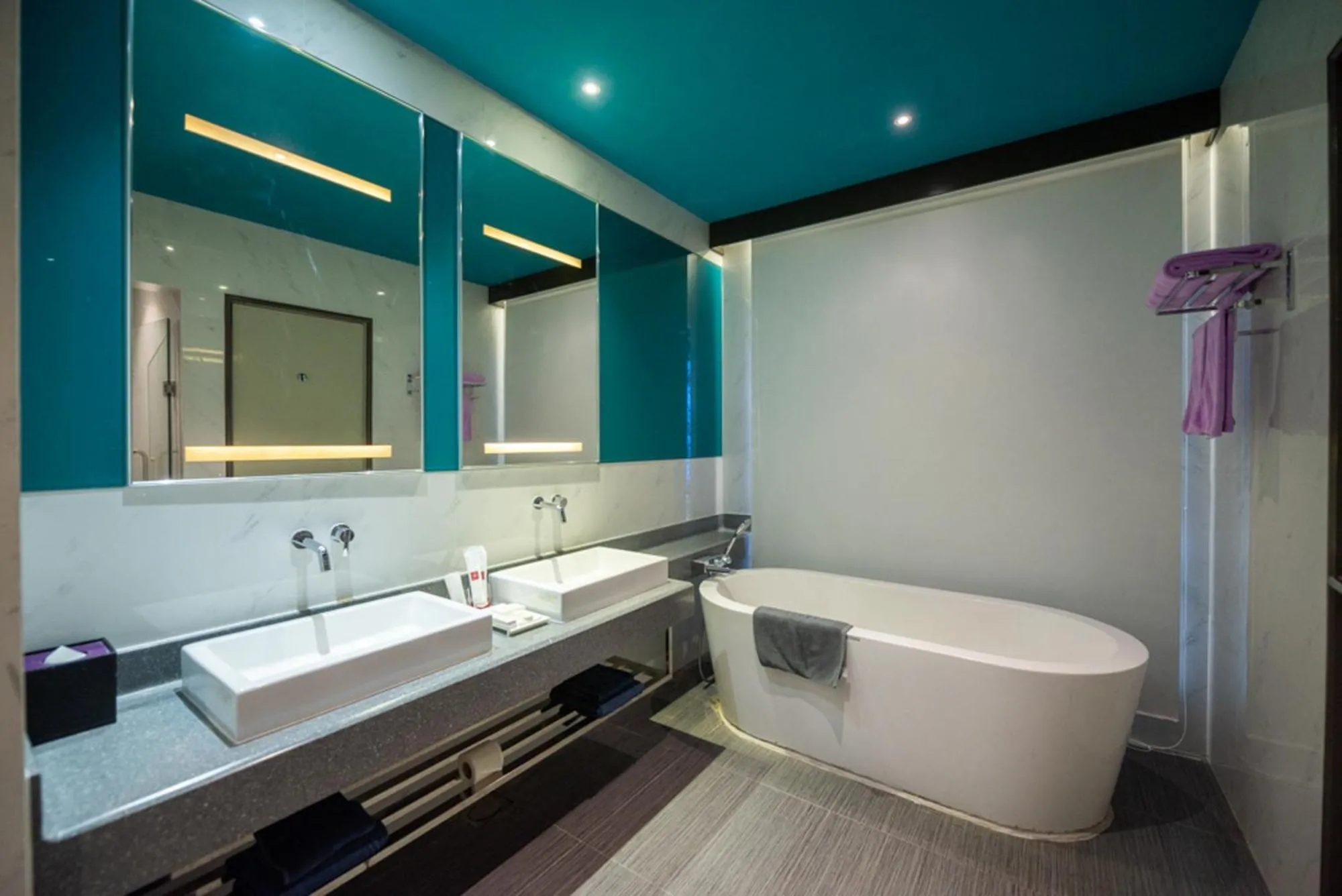 Bathroom in Asaya Hotel Kota Kinabalu - Refurbished 2024