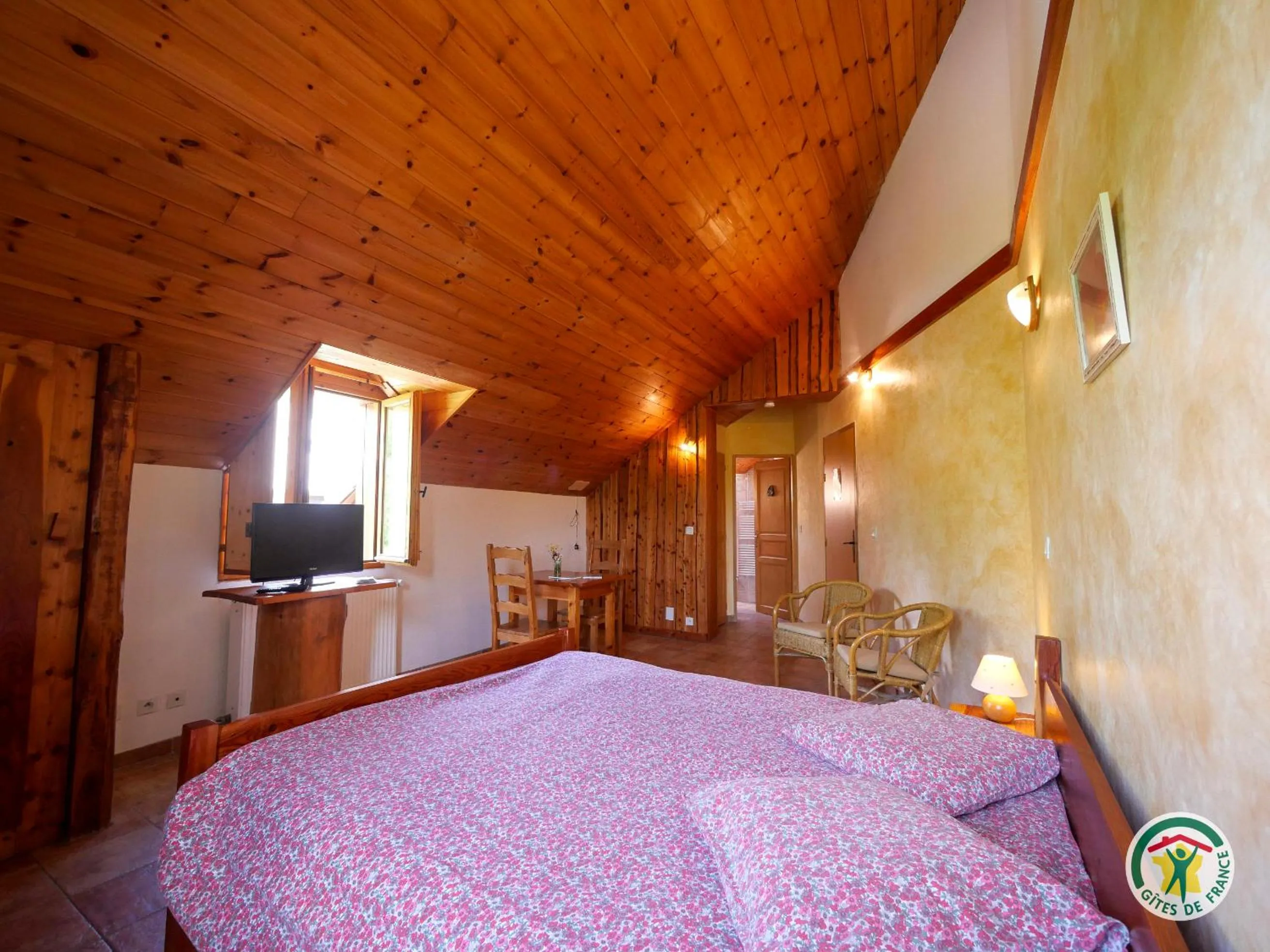 Bed in Chambres d'hôtes l'Abondance