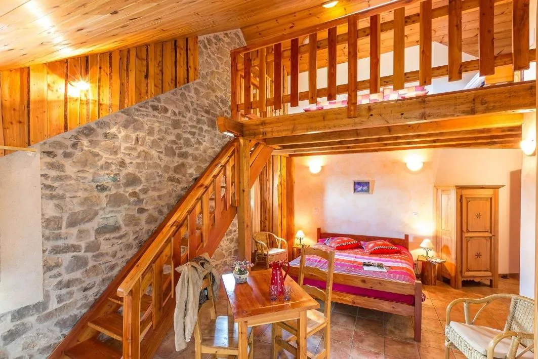 Bed in Chambres d'hôtes l'Abondance