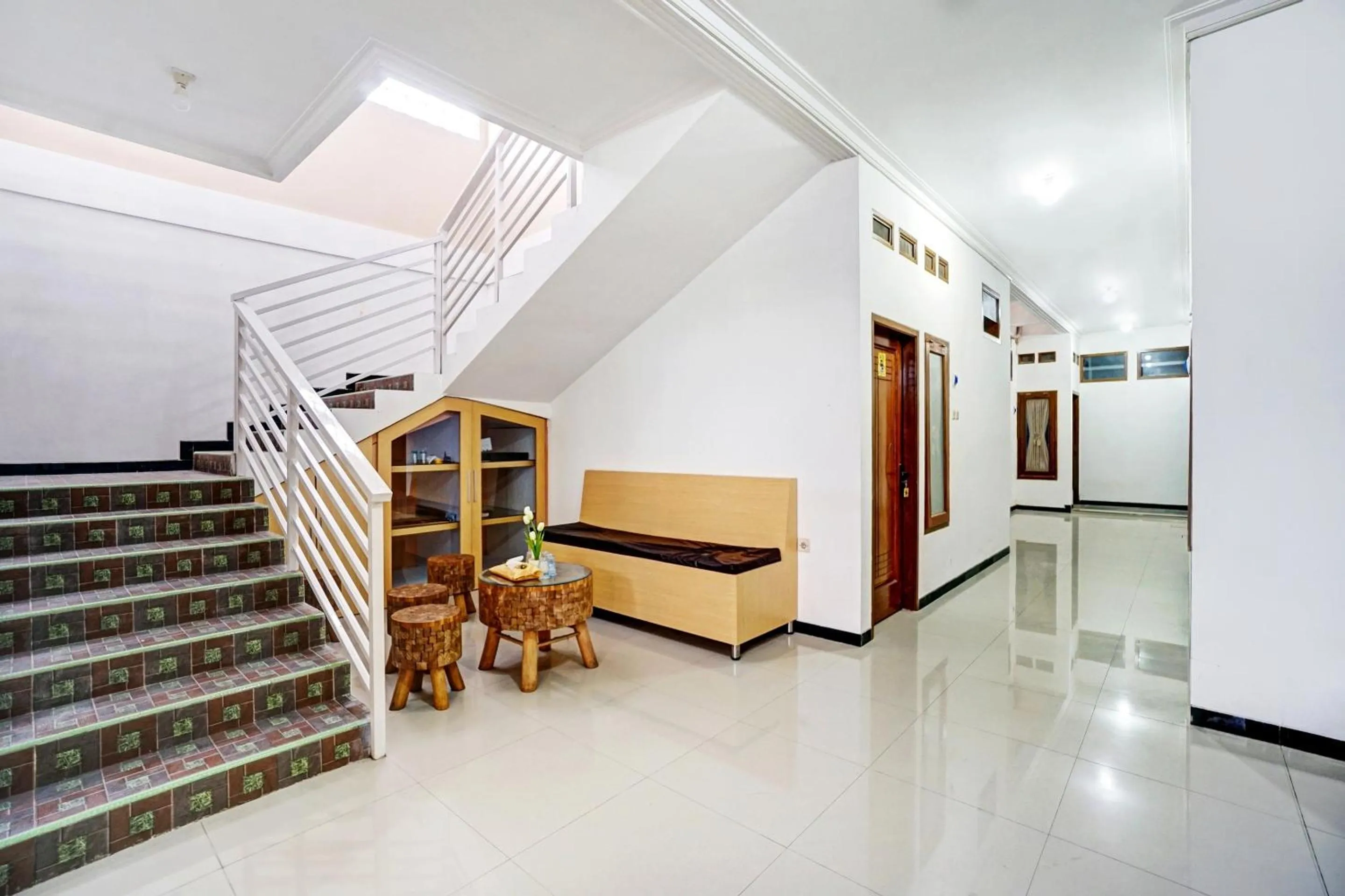 Lobby or reception in Hotel O Avisha Guest House Syariah
