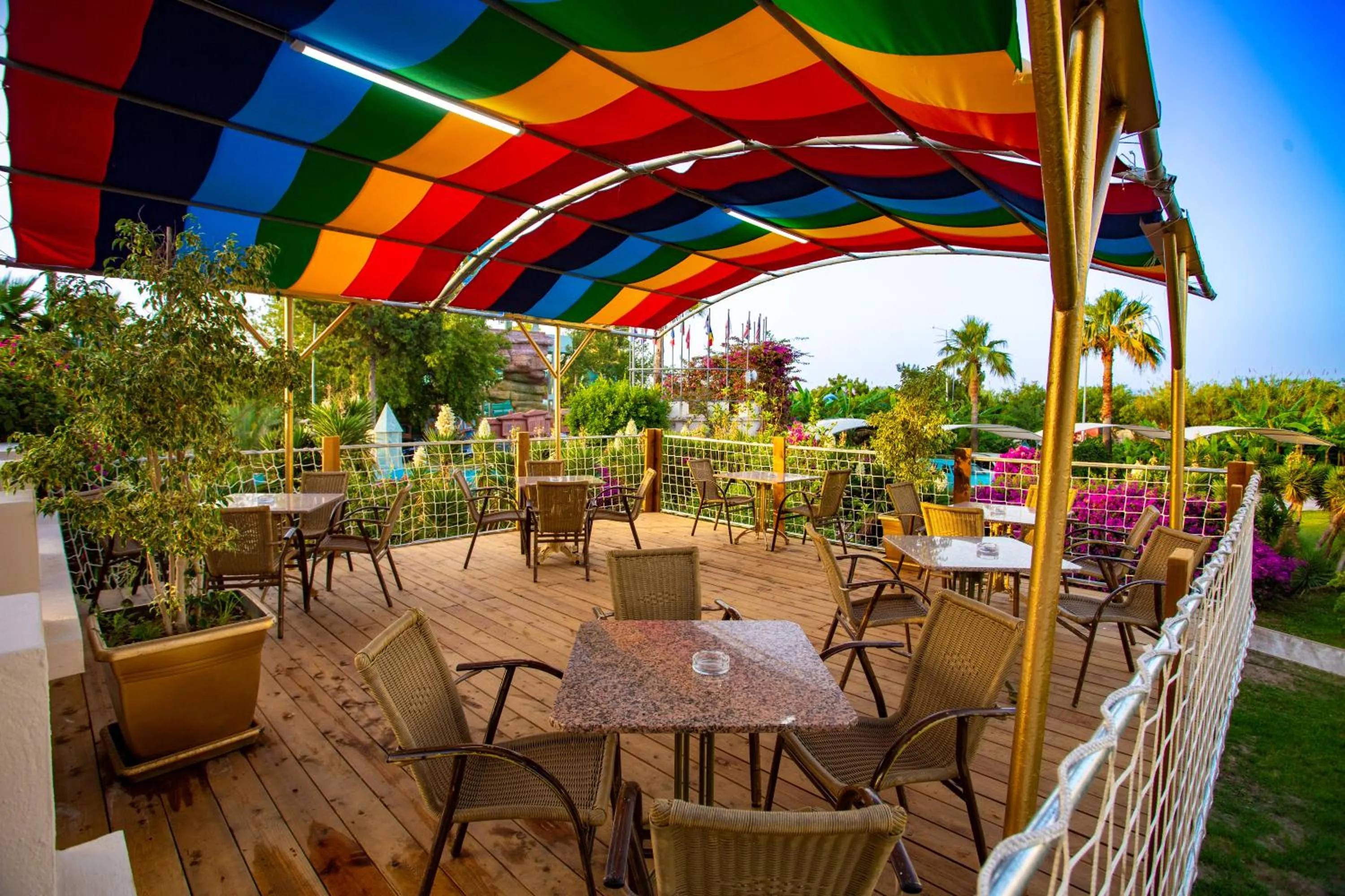 Garden view in Daima Biz Hotel - Dolusu Aquapark Access