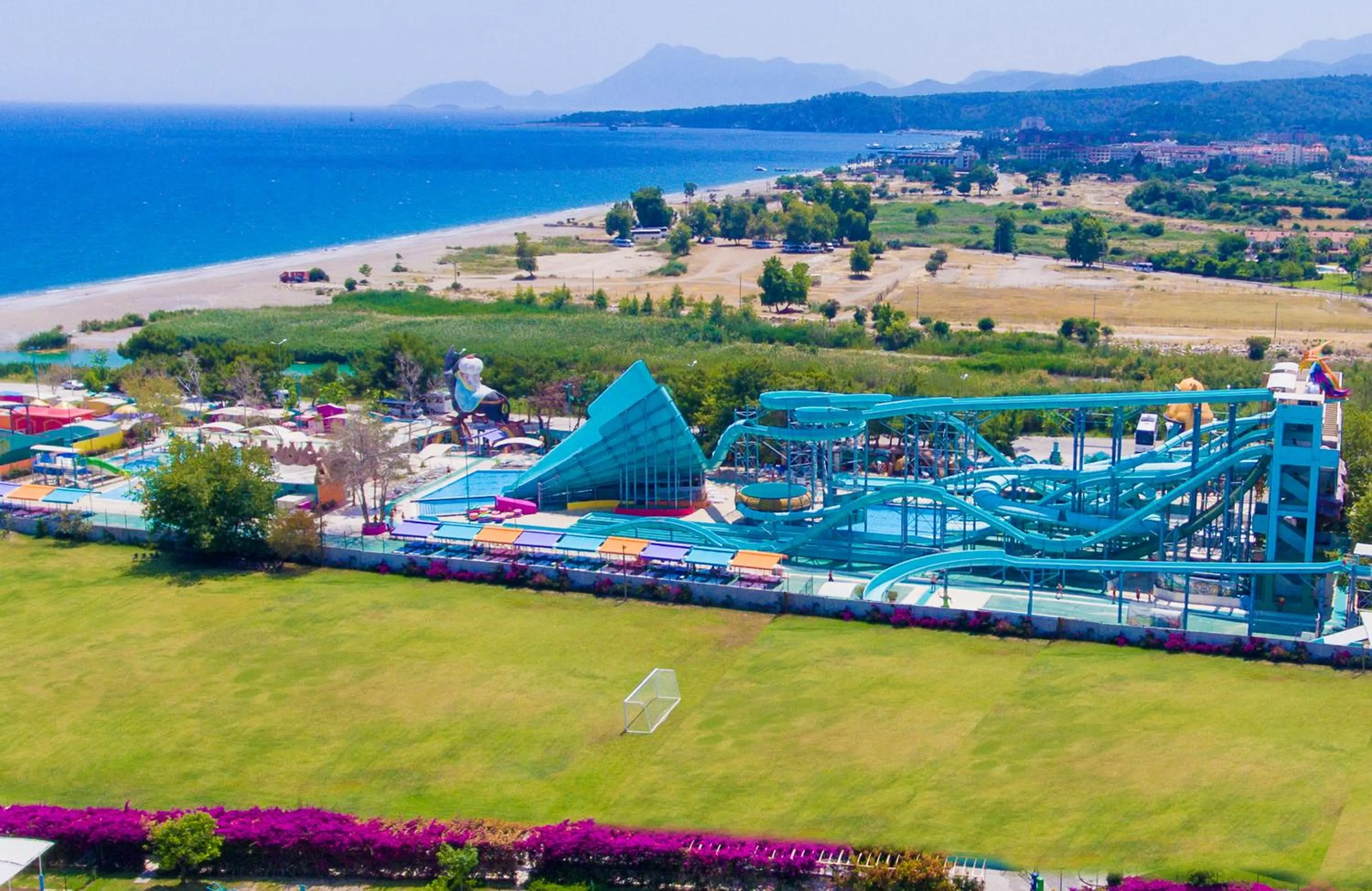 Property building in Daima Biz Hotel - Dolusu Aquapark Access