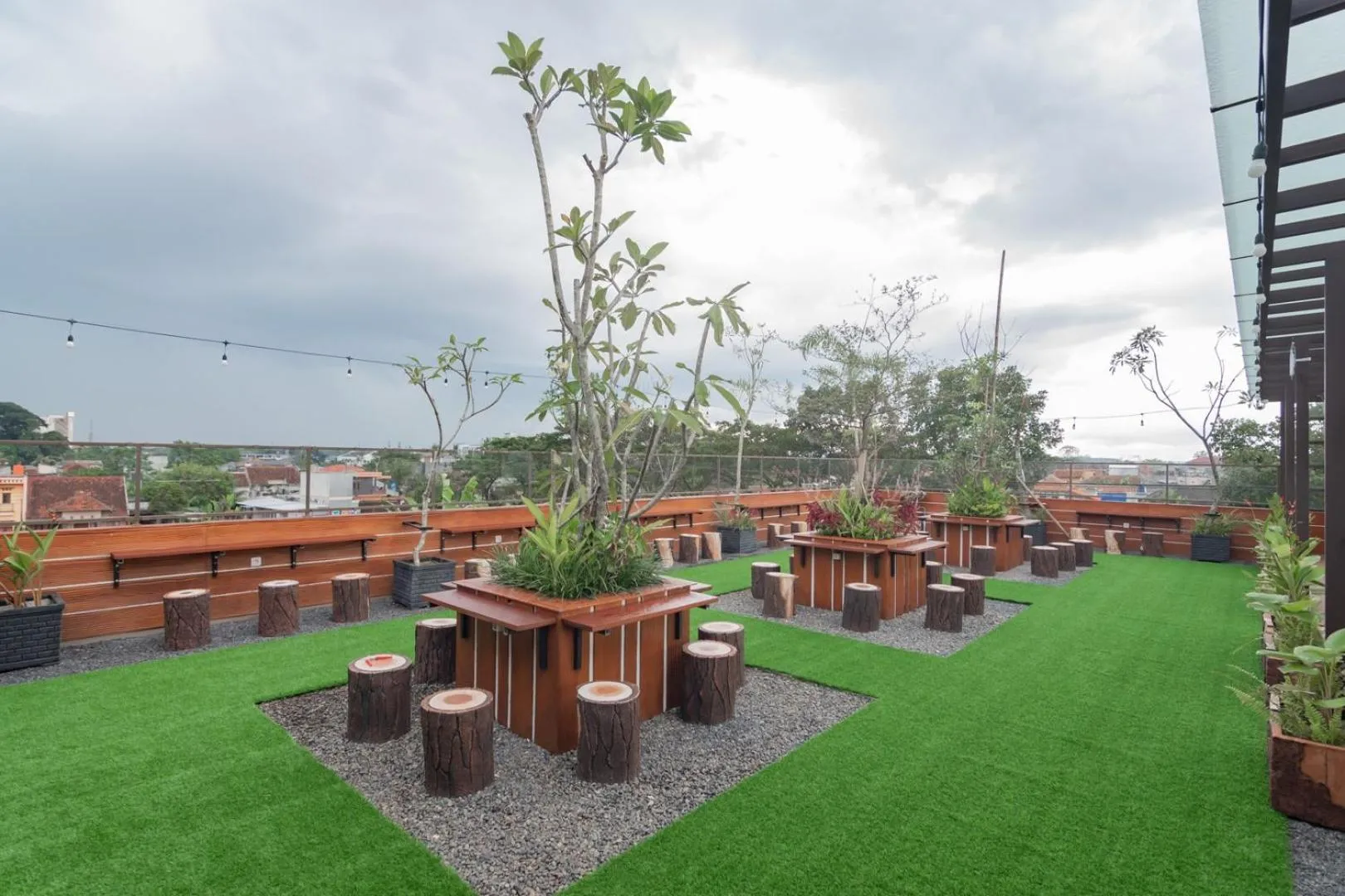 Seating area in RedDoorz Syariah @ Boemi Guesthouse Tasikmalaya