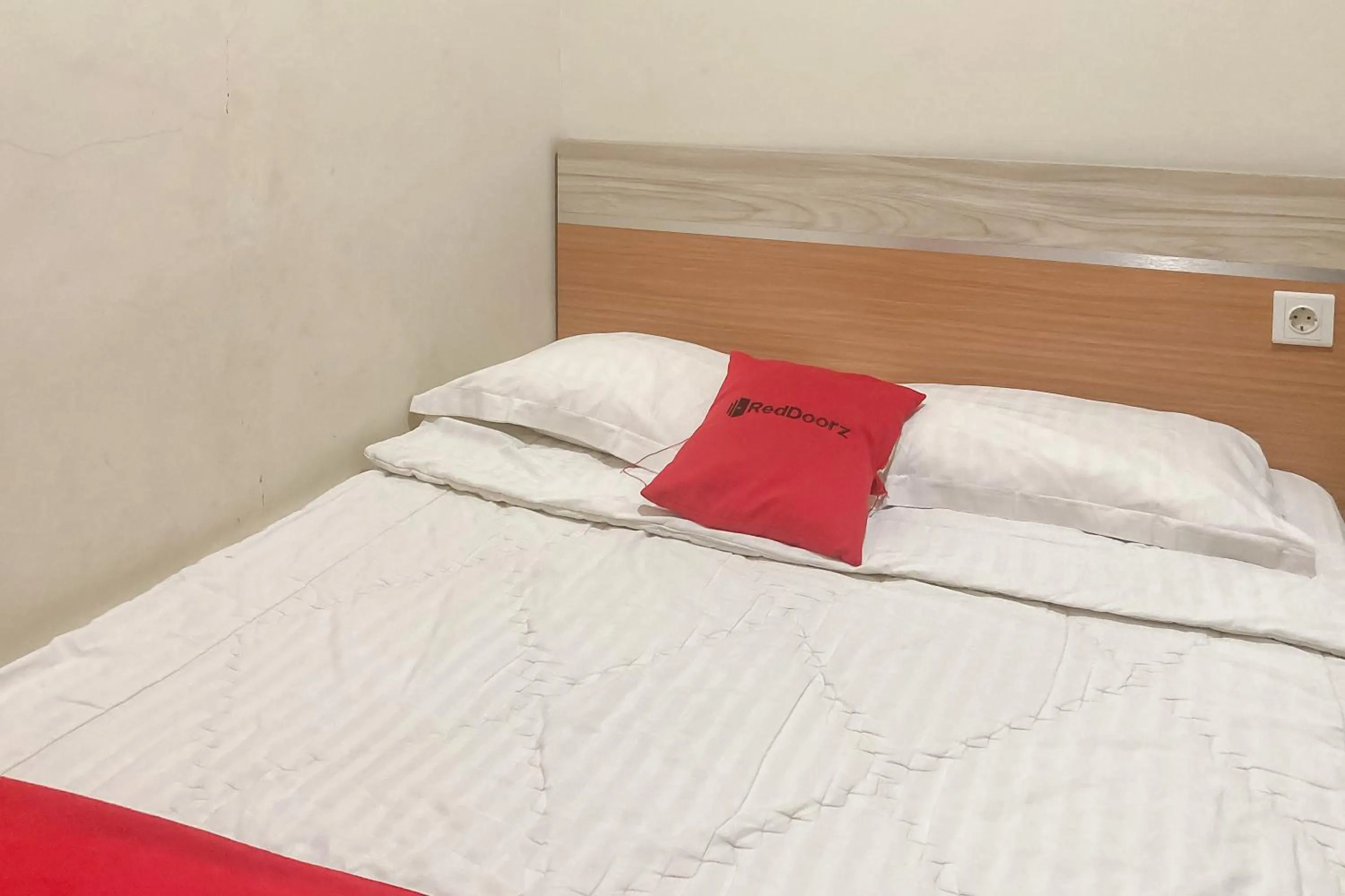 Bedroom, Bed in RedDoorz Syariah @ Boemi Guesthouse Tasikmalaya