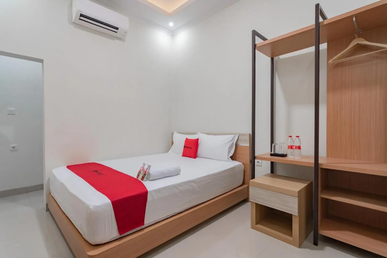 Bedroom, Bed in RedDoorz Syariah @ Boemi Guesthouse Tasikmalaya