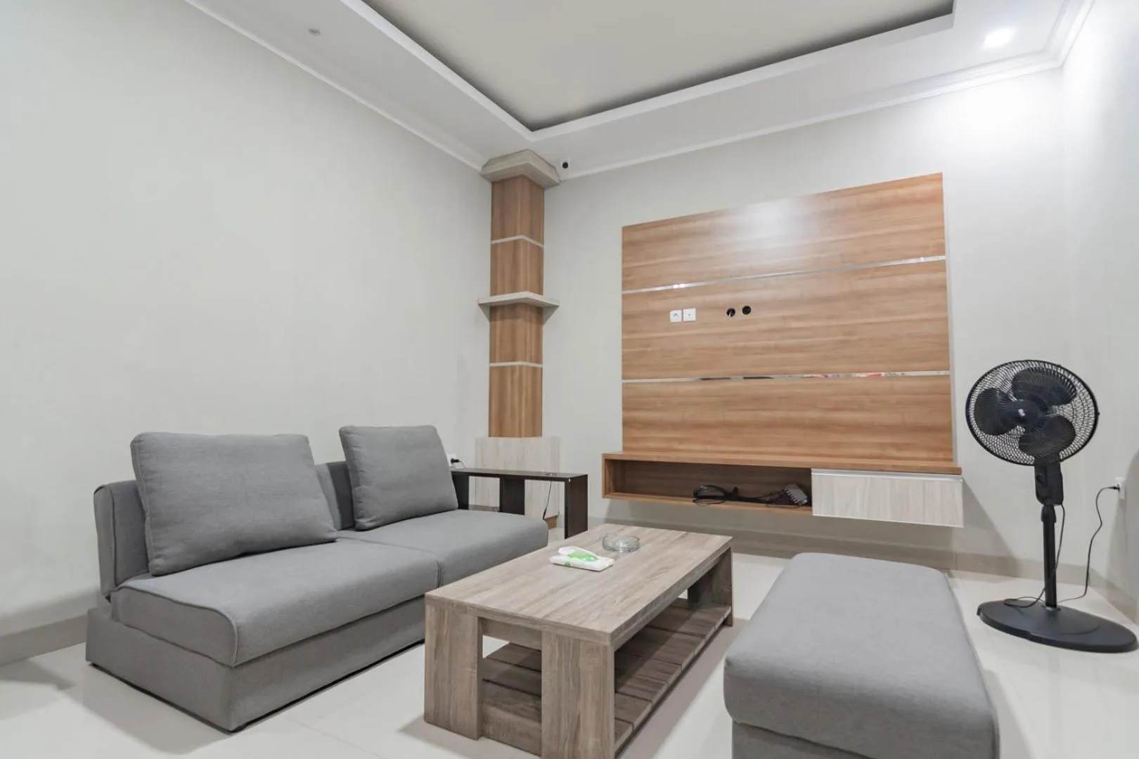 Seating area in RedDoorz Syariah @ Boemi Guesthouse Tasikmalaya