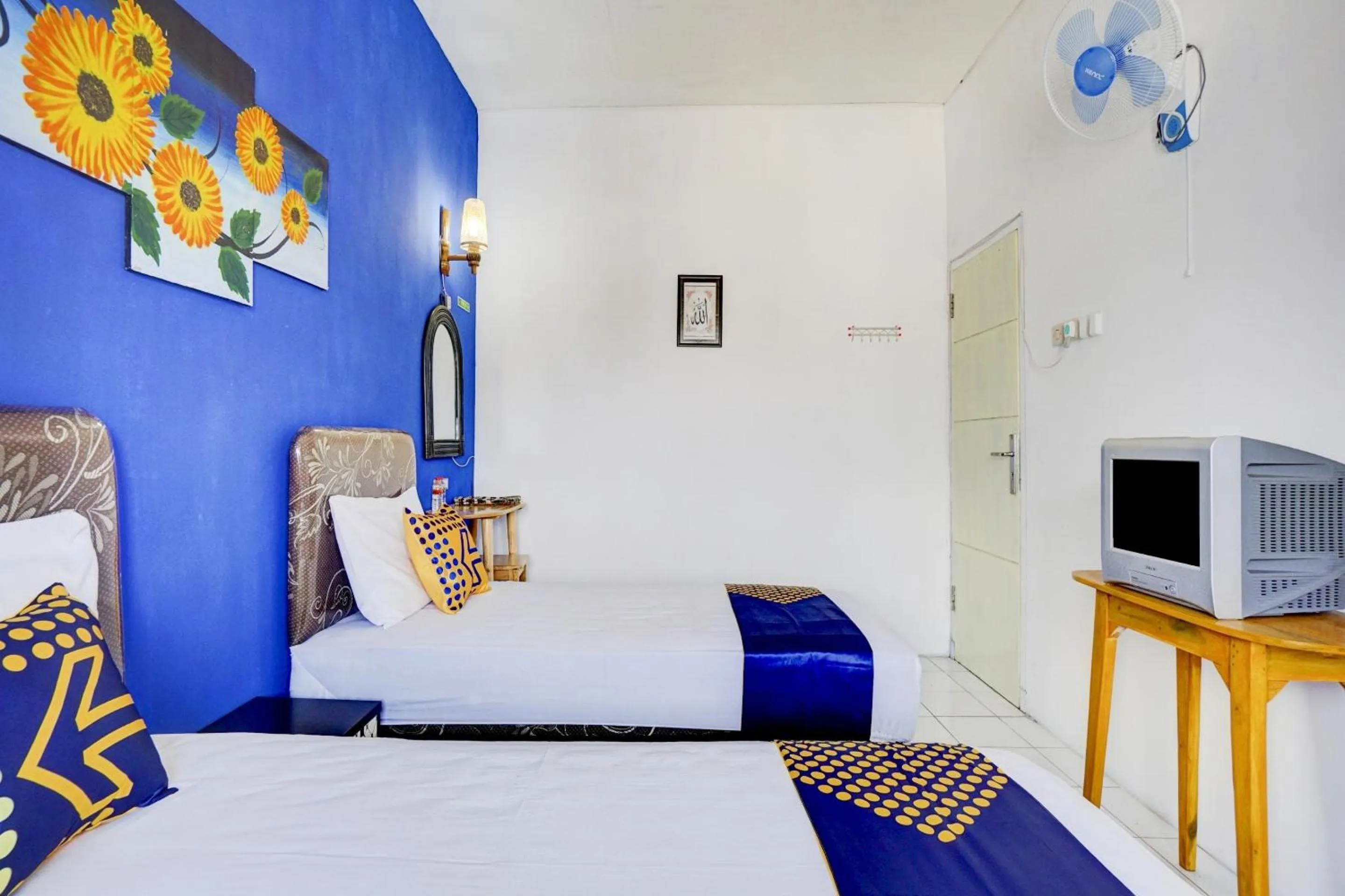 Bedroom in Hotel O Edotel Tebe Syariah