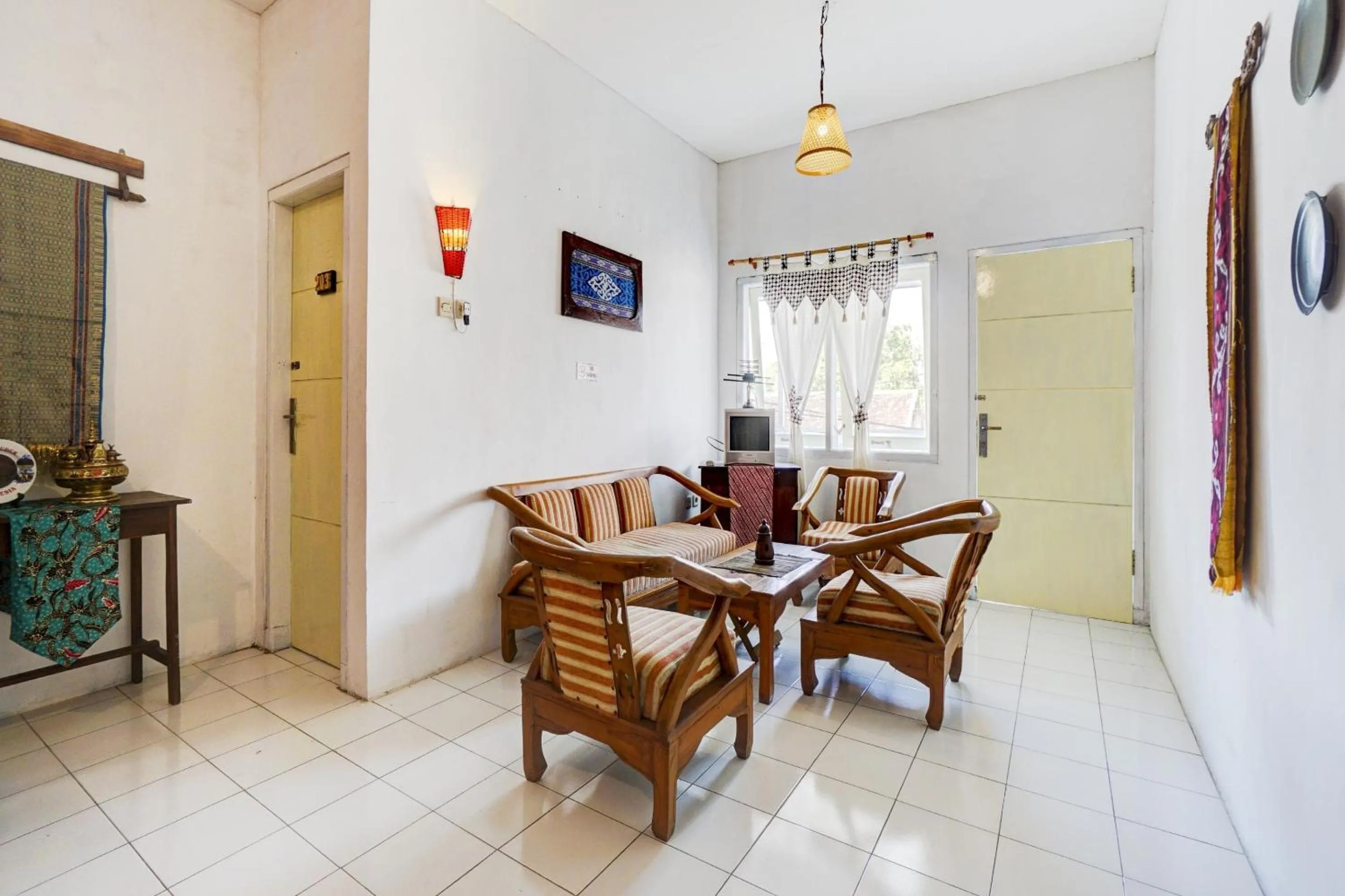 Lobby or reception in Hotel O Edotel Tebe Syariah