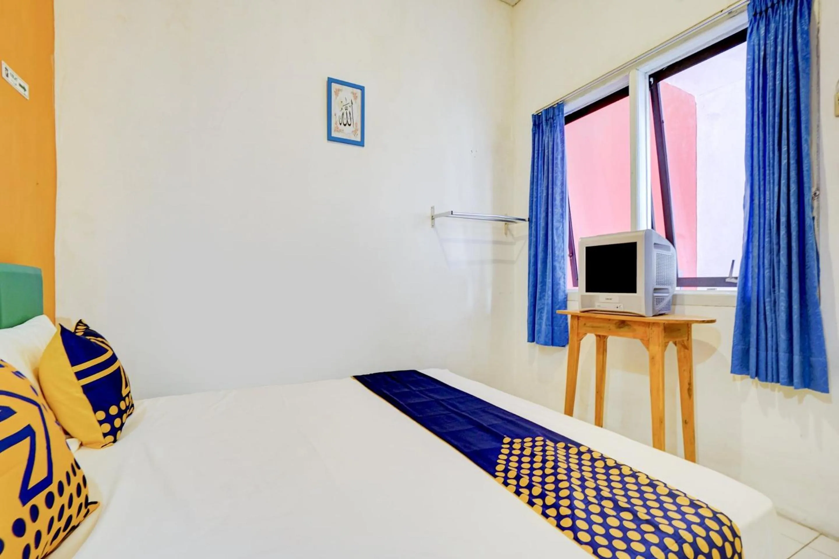 Bedroom in Hotel O Edotel Tebe Syariah